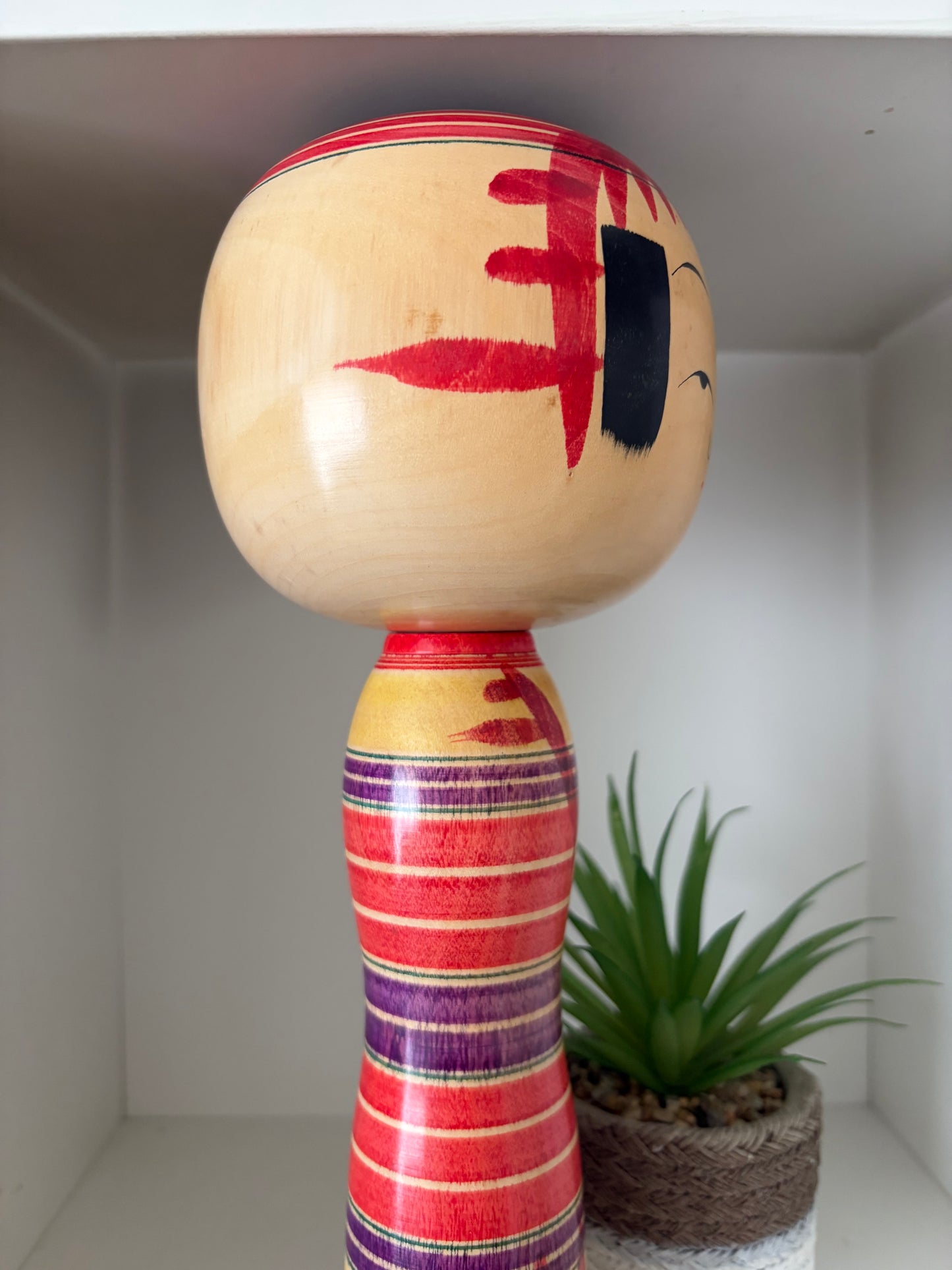 Rare vintage traditional Yajiro kokeshi by Niiyama Toru - With rattle inside the head