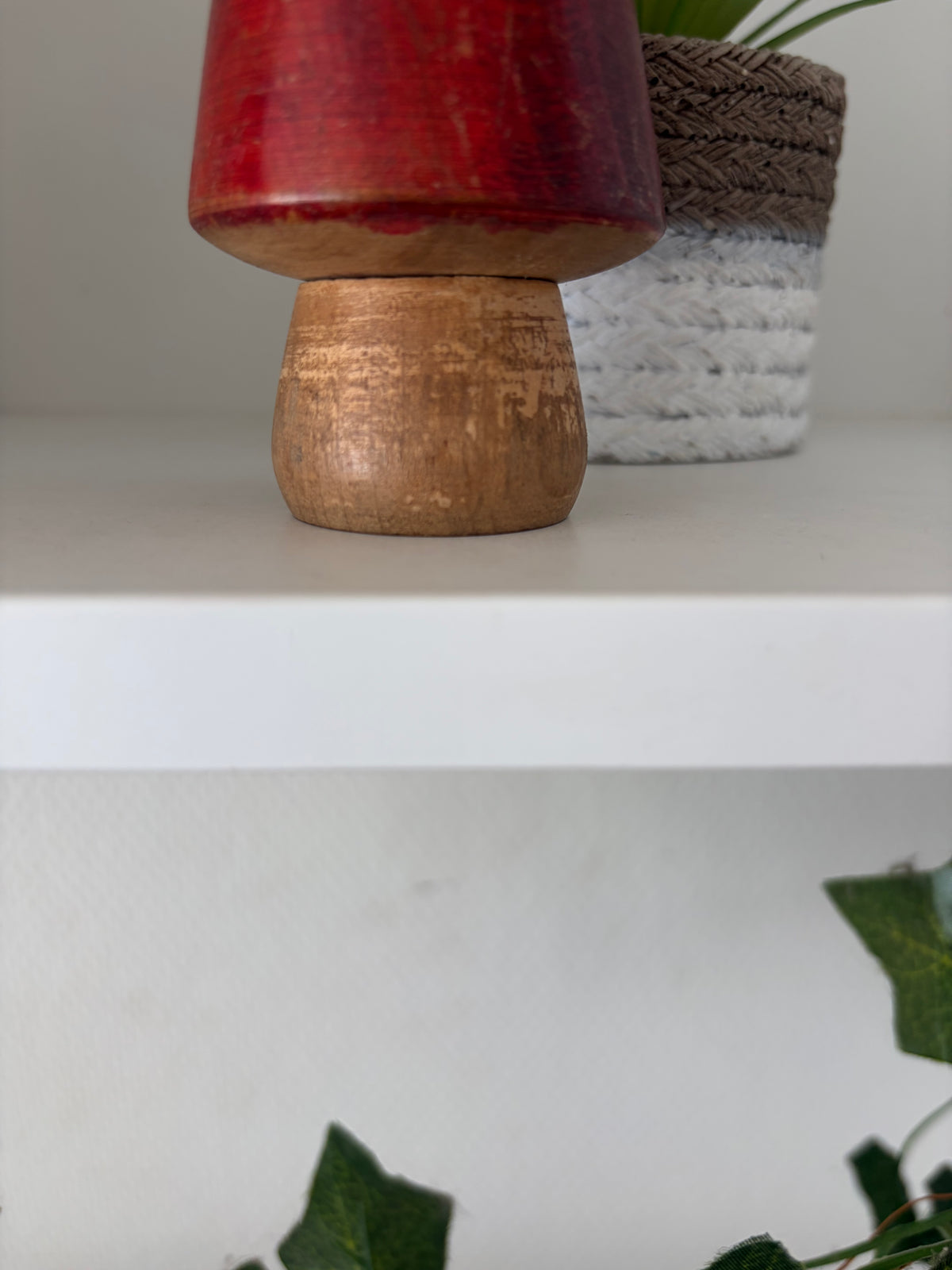 Very rare vintage Sosaku kokeshi by Issetsu Kuribayashi (1924 - 2011)
