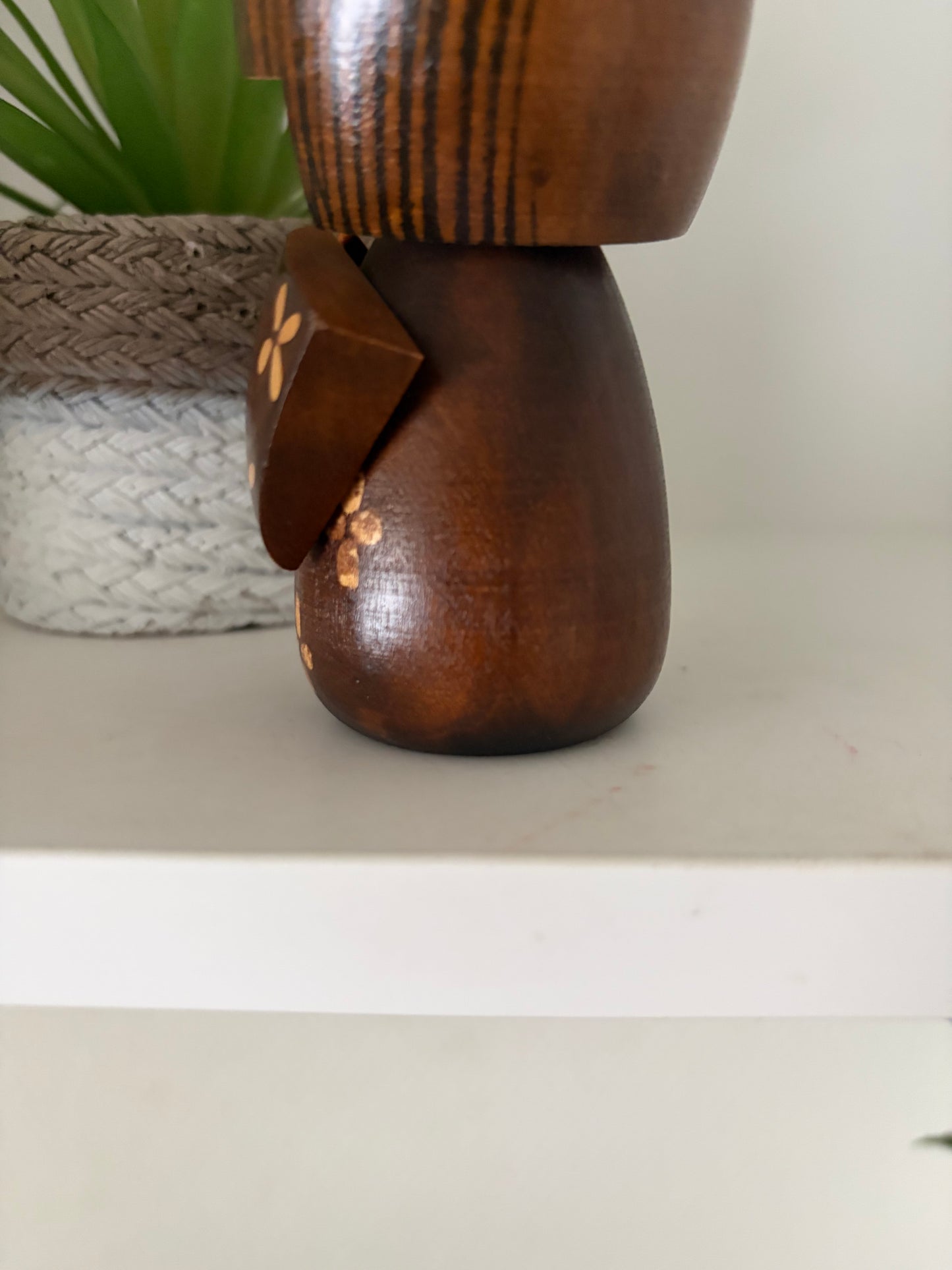 Lovely vintage Sosaku kokeshi by Ishida Tomio