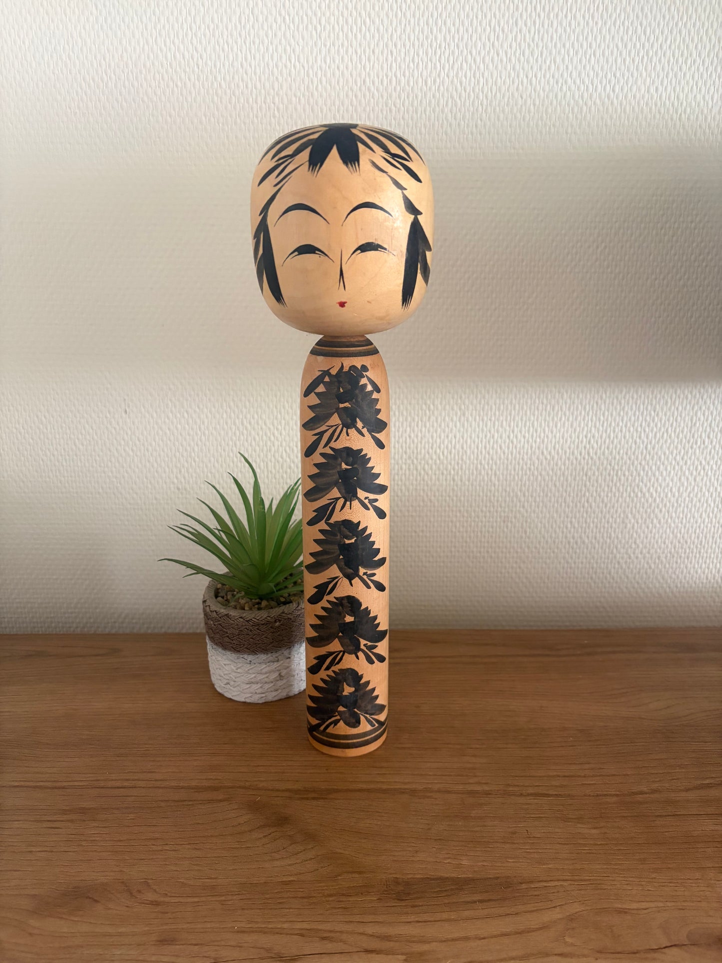 Vintage Monochrome Togatta kokeshi by Sato Fumio