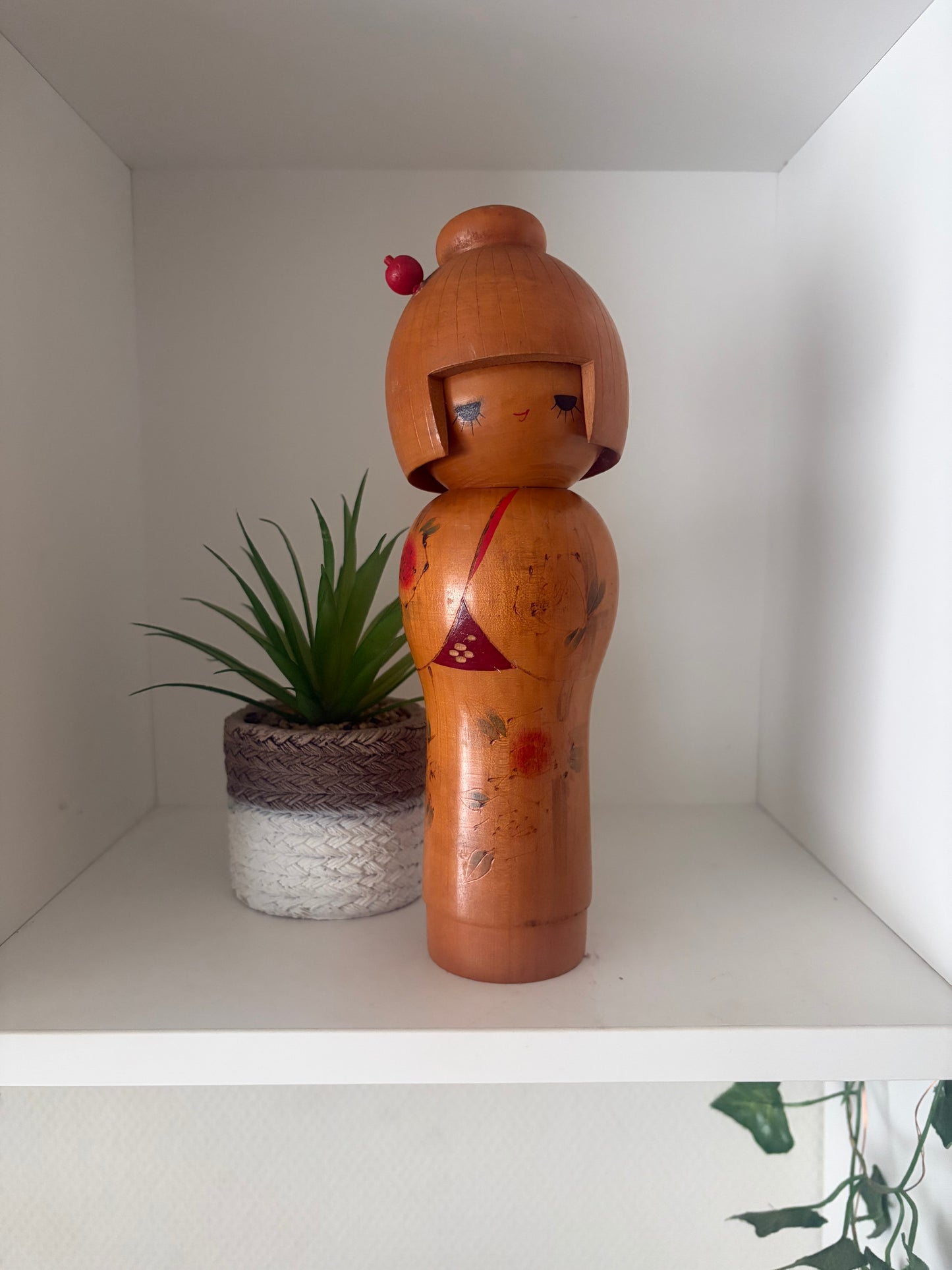 Vintage Sosaku kokeshi by Kishi Sadao (1932-1998)