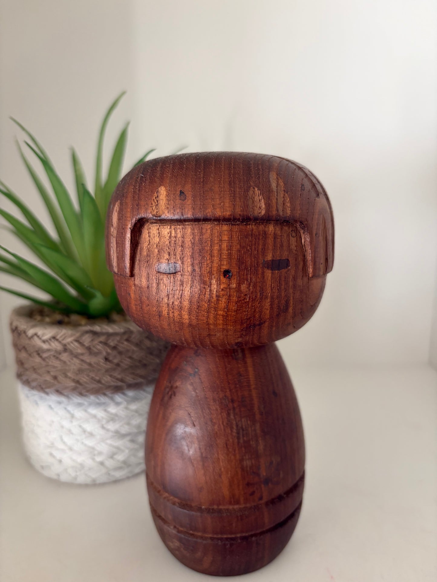 vintage Sosaku kokeshi mad by Sanpei Yamanaka (1926-2012)