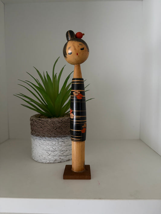 Vintage Sosaku kokeshi by Takanashi Hanpuushi