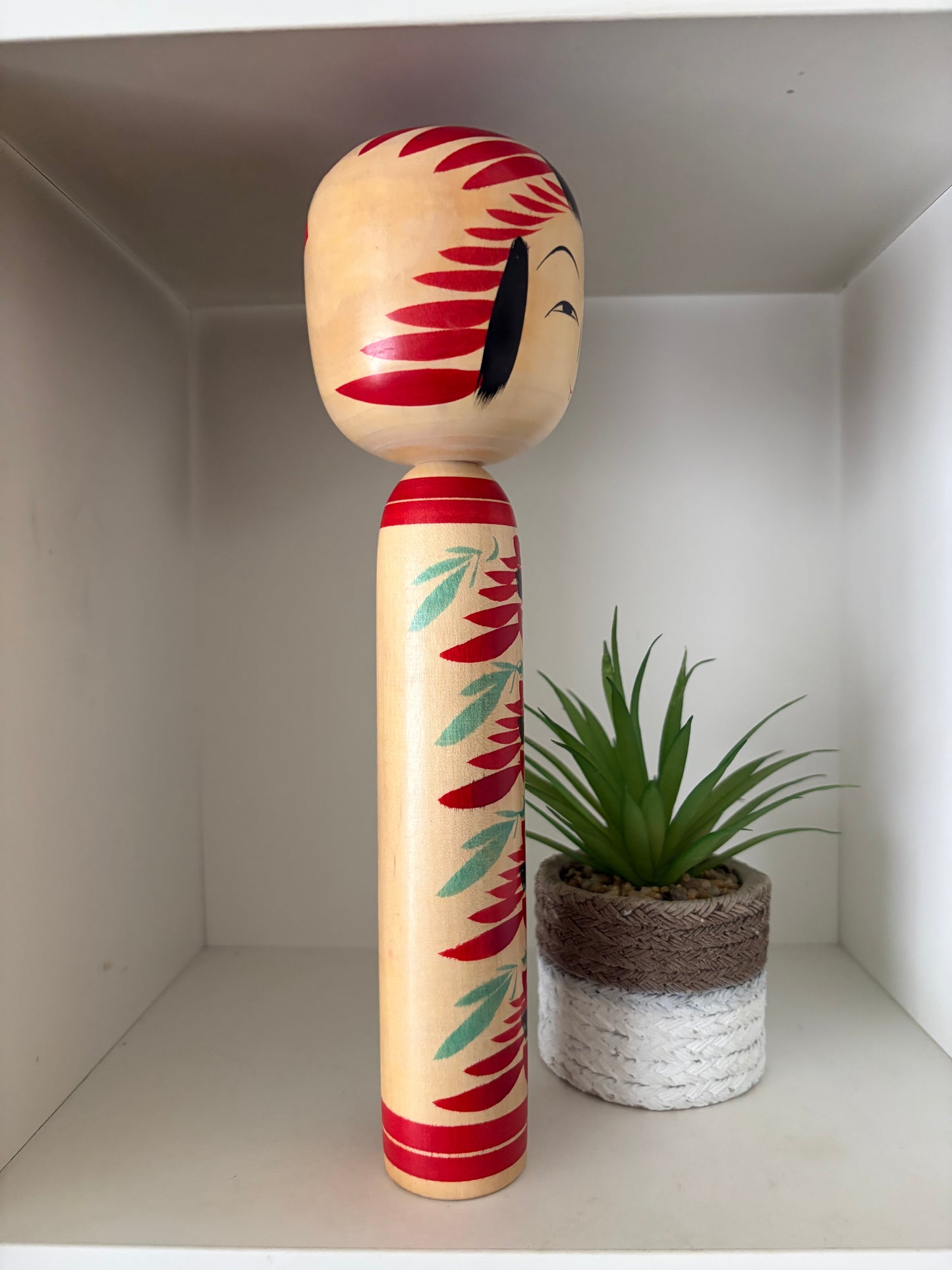 Vintage traditional Togatta kokeshi by Sakuta Takashi