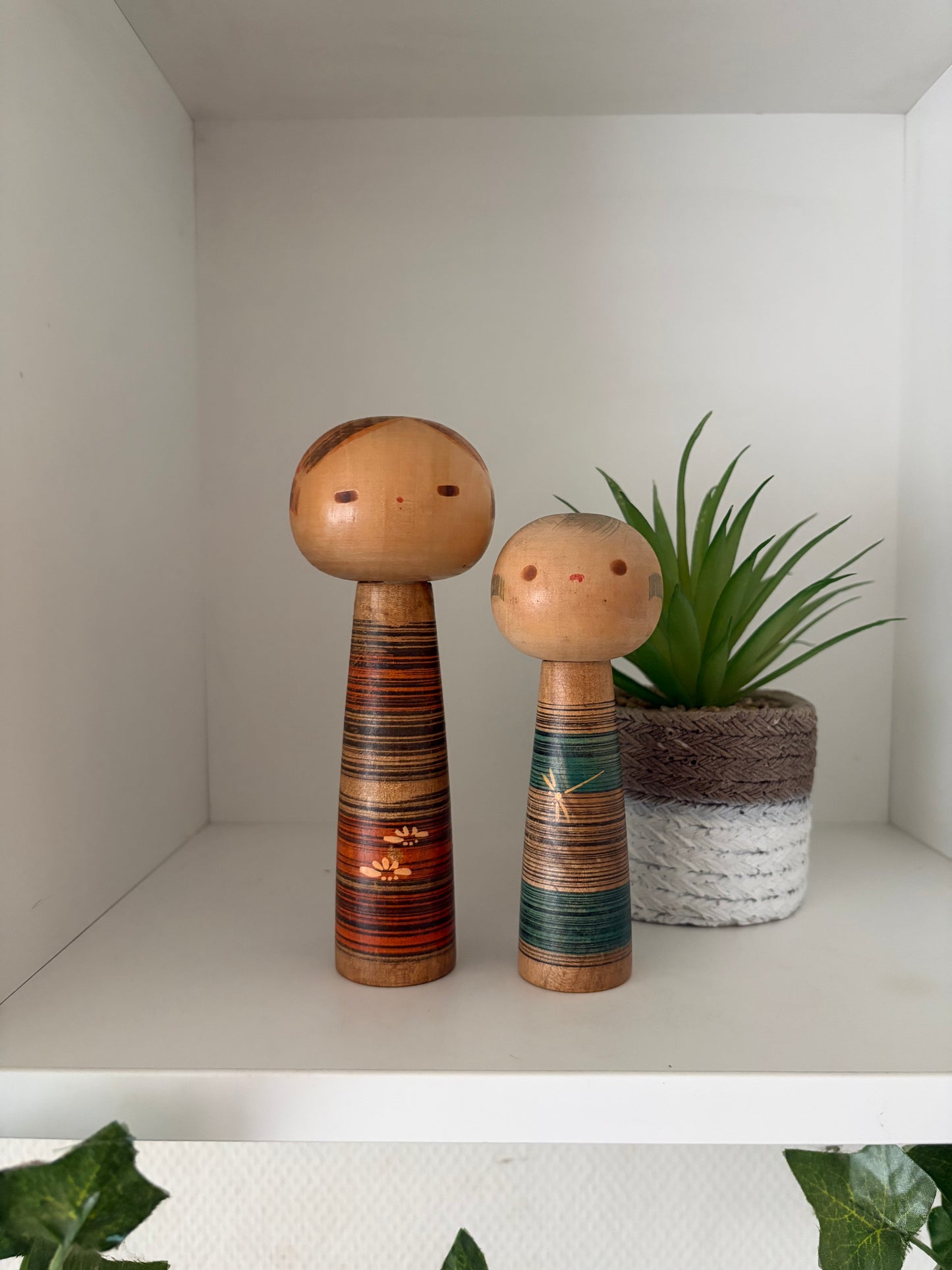 Vintage pair Sosaku kokeshi by Sanpei Yamanaka (1926-2012) - Mother and child