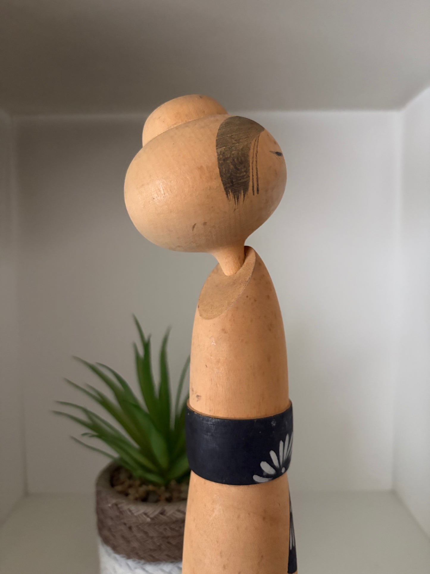 Vintage Sosaku Kokeshi made by Sato Suigai (1920-)
