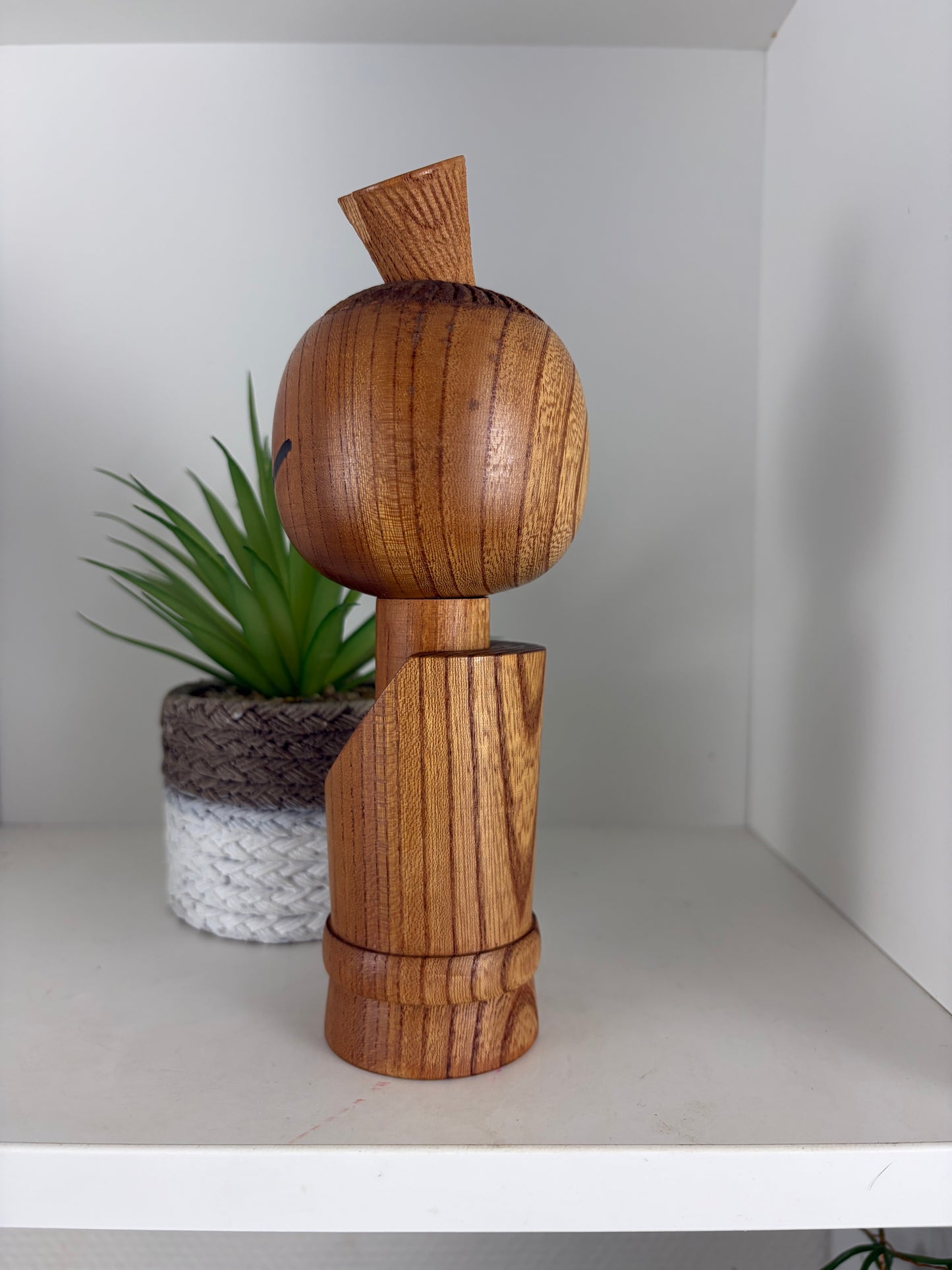 Rare vintage Sosaku kokeshi by Aida Seiho (Harumine) (1926-1998)