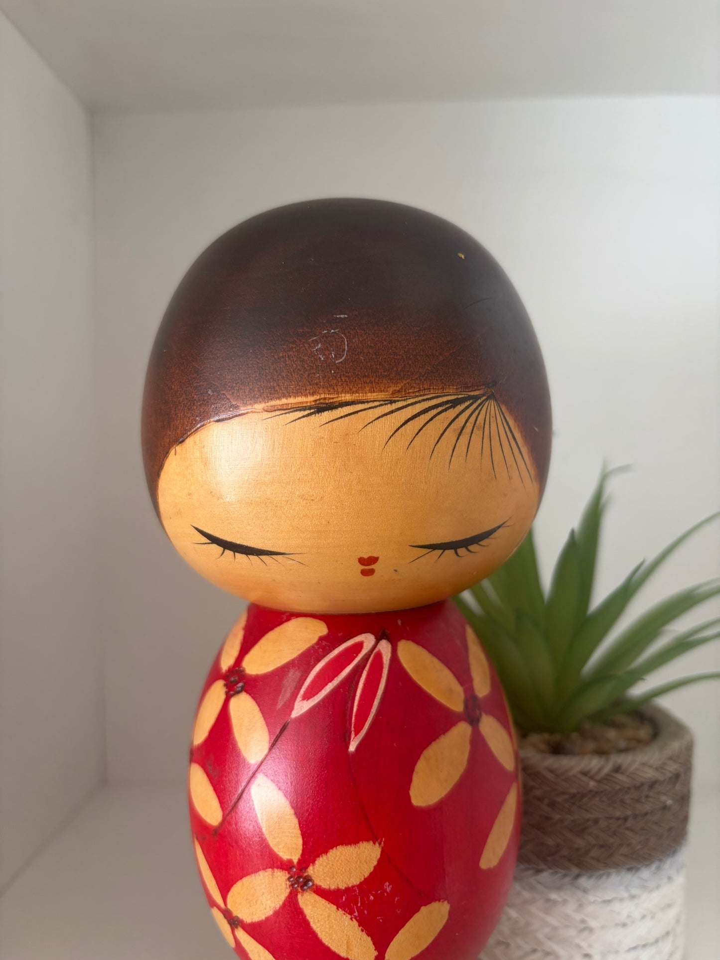 Vintage lovely Sosaku kokeshi by Chie Tamura