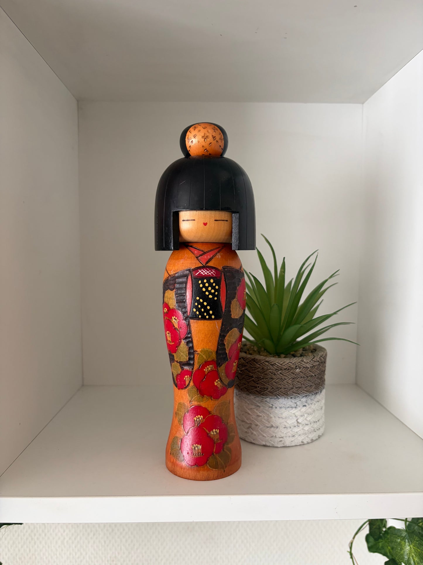 Vintage Gumma kokeshi by Kazuo Takamizawa (1927-)