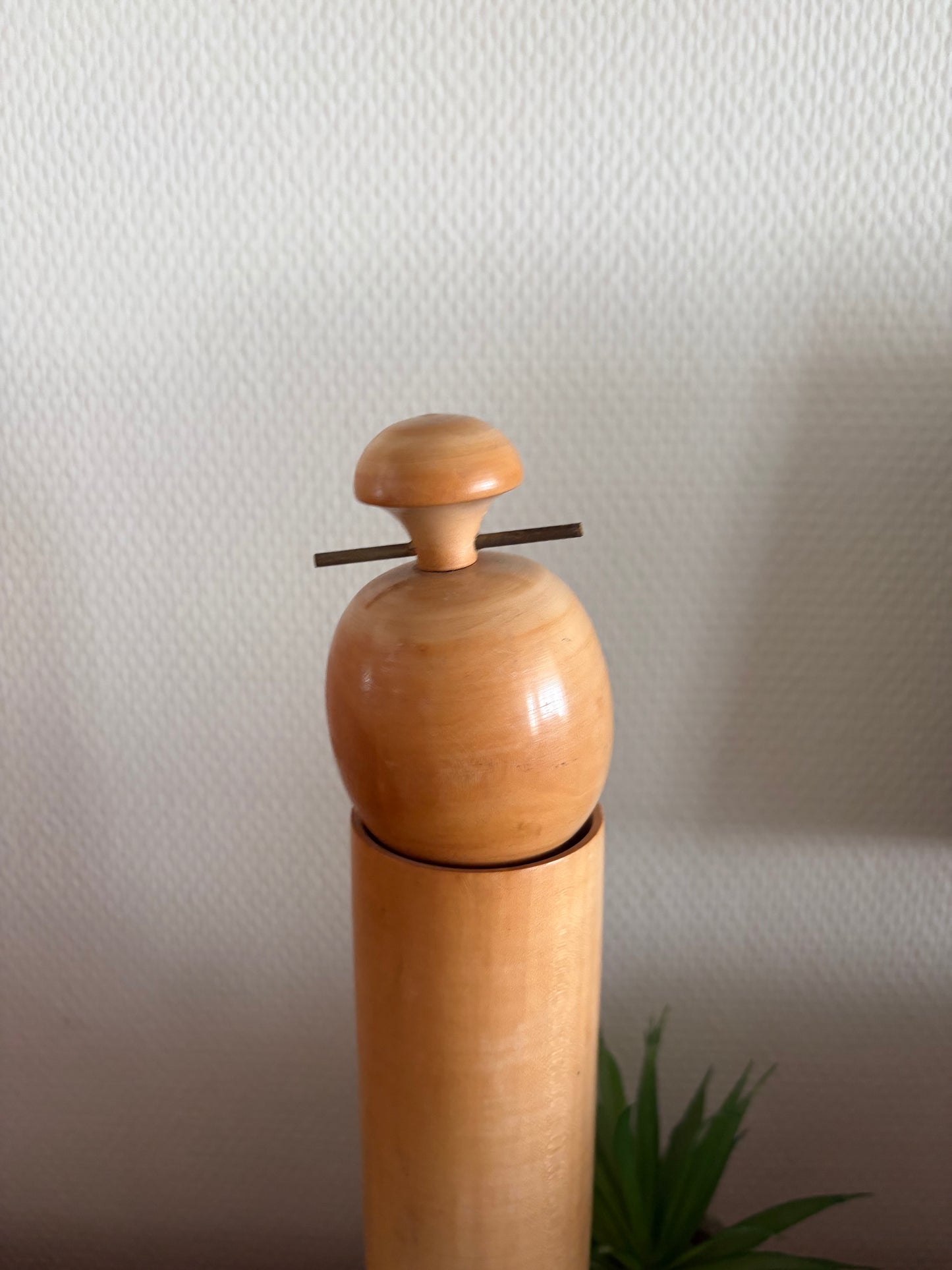 Vintage Sosaku kokeshi by Sato Suigai (1920-)