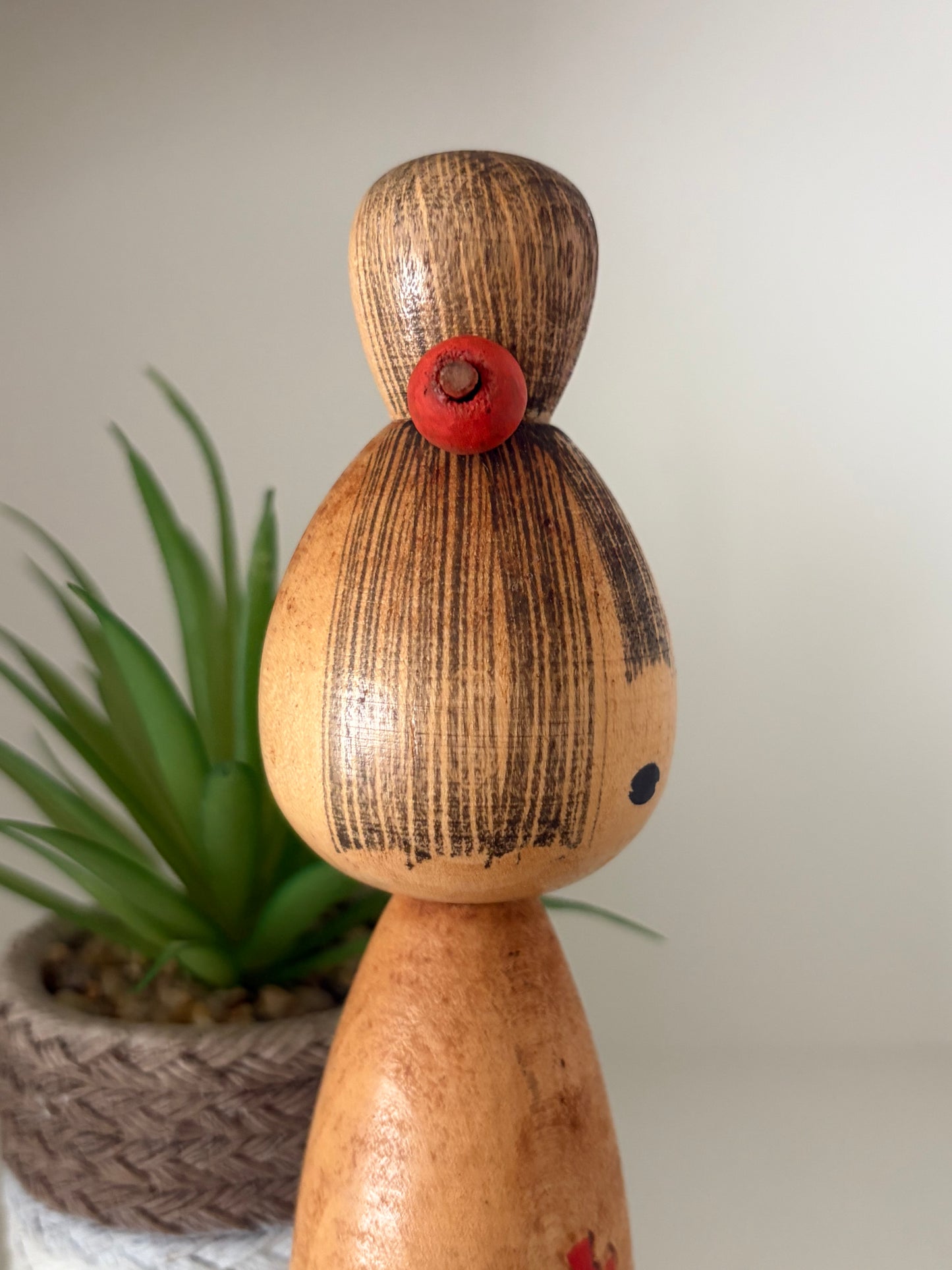 Lovely vintage Sosaku kokeshi by Isamu Yamakawa