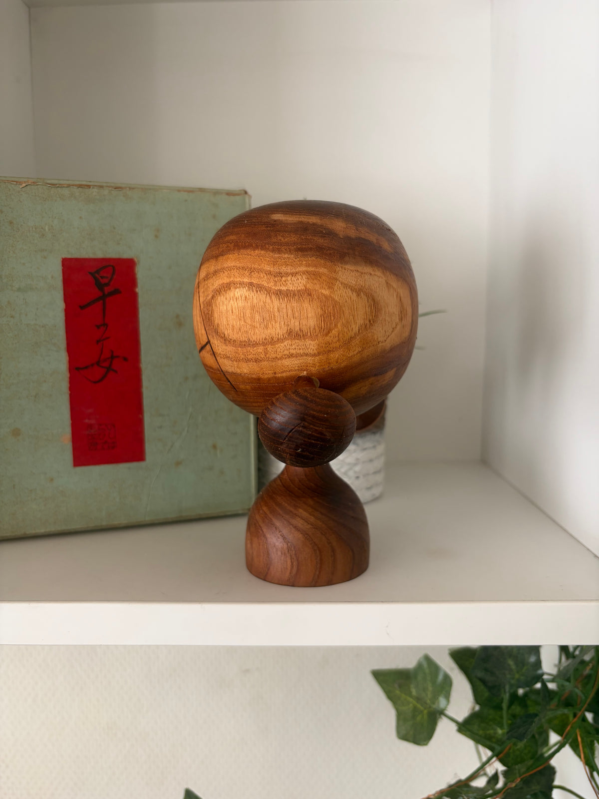 Exclusive Sosaku kokeshi by Hideo Ishihara (1925-1999) - with original box
