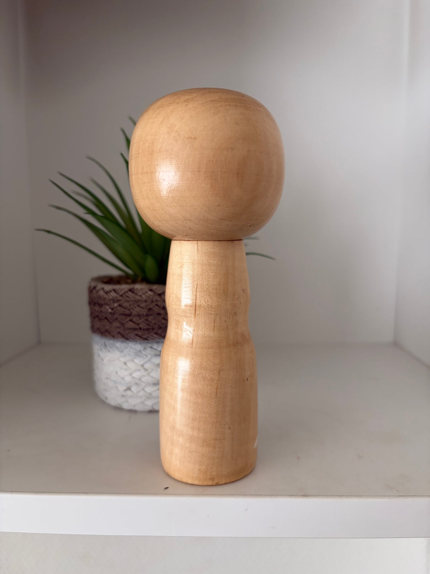 Rare vintage Sosaku kokeshi by Aida Seiho (Harumine) (1926-1998)