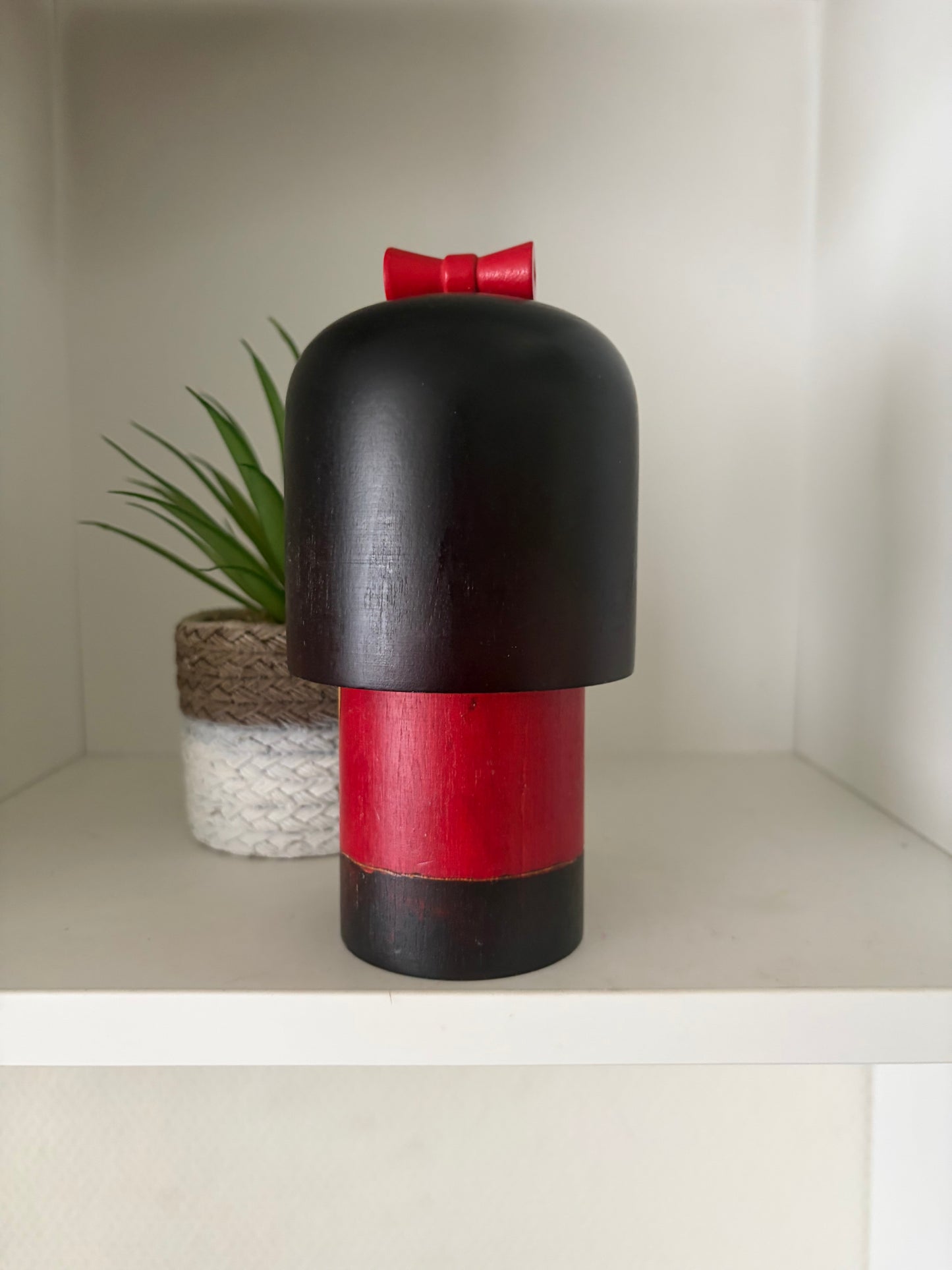Lovely vintage Sosaku kokeshi by Akimitsu