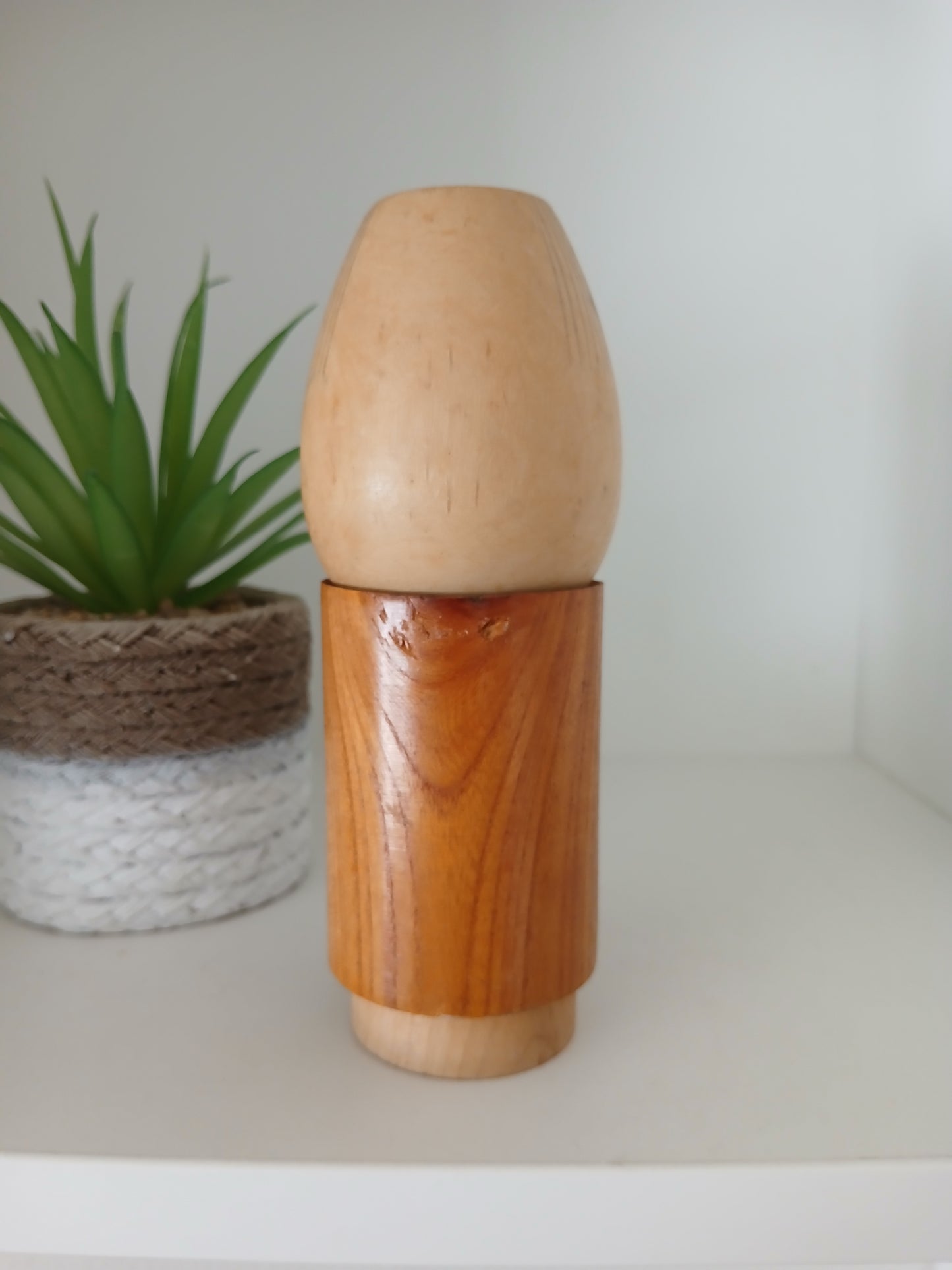 Vintage sosaku kokeshi By Issetsu Kuribayashi (1924-2011)