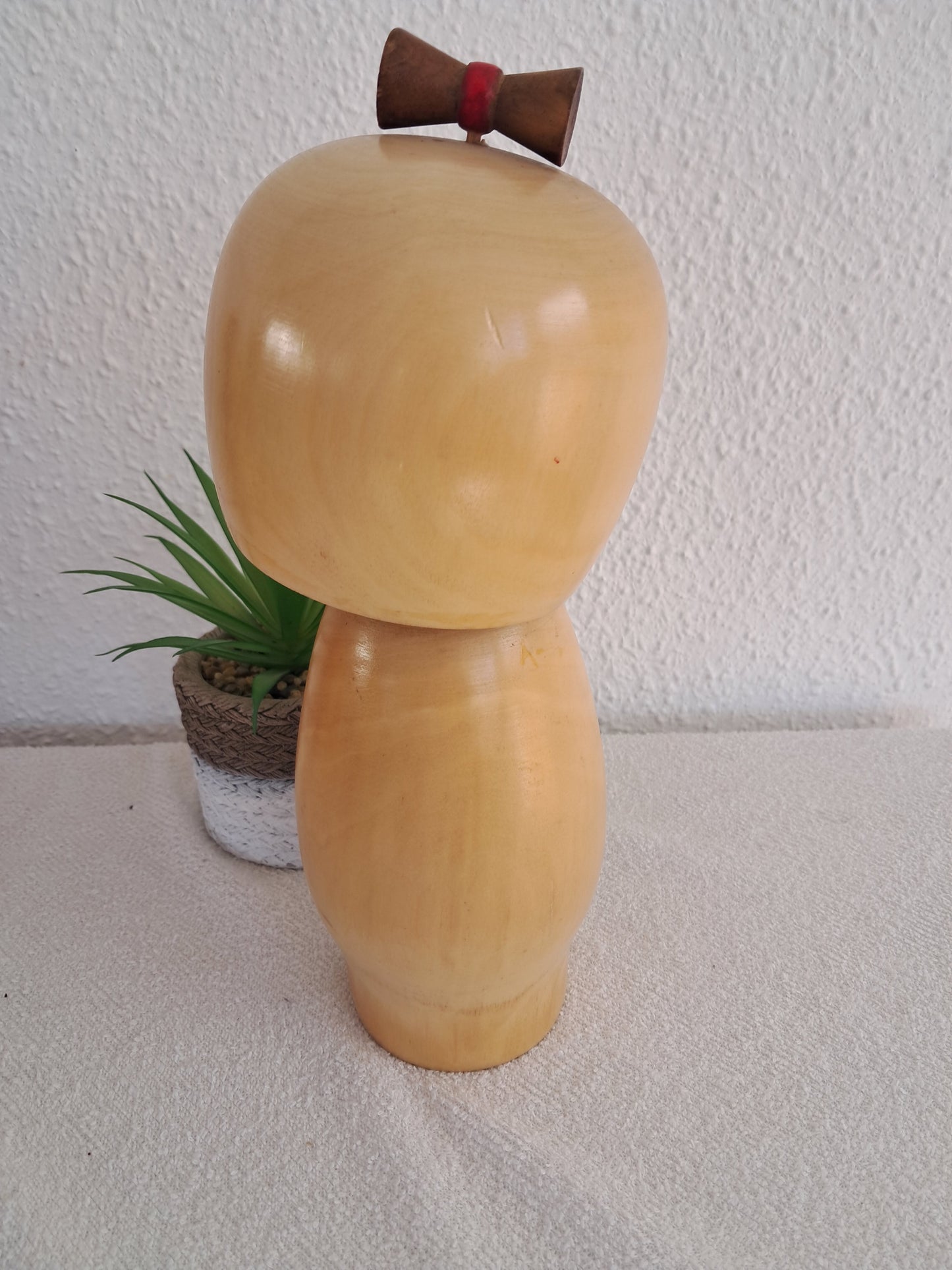 Vintage Sosaku kokeshi by Kishi Sadao kokeshi (1932-1998)