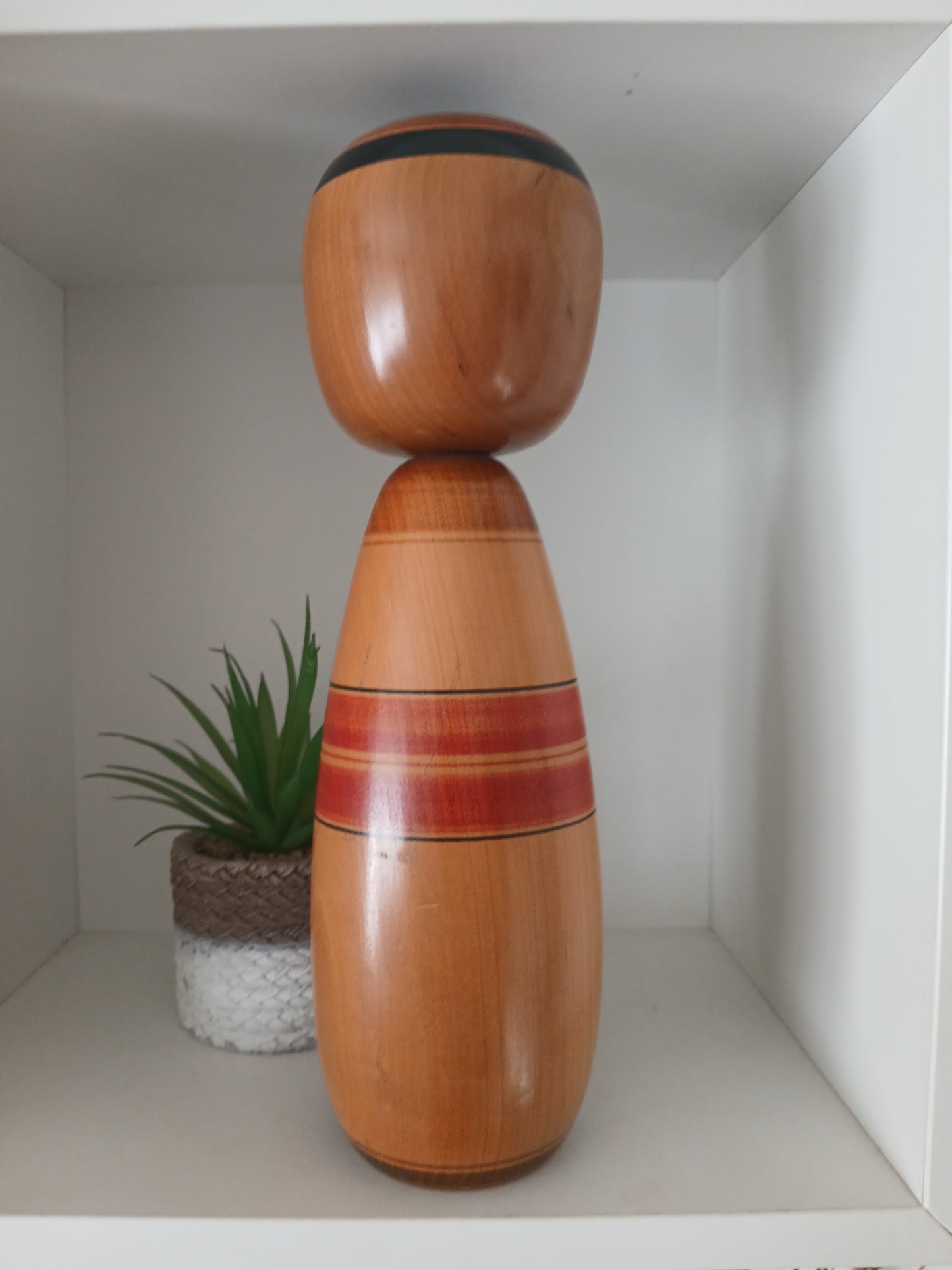 Vintage traditional Togatta kokeshi by Yasuo Maehara