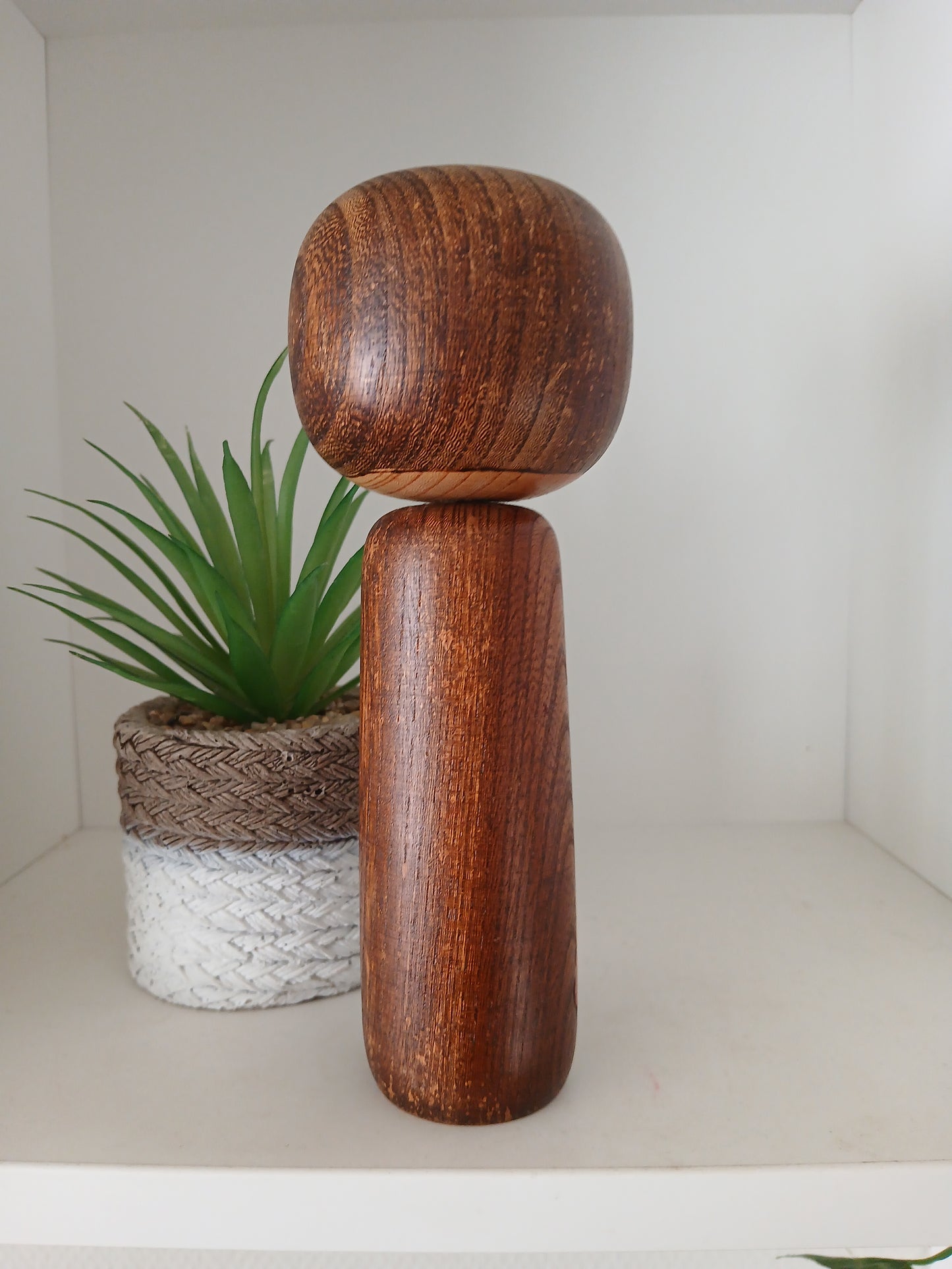 Lovely vintage Sosaku kokeshi by Yamakawa Isamu (1928-)