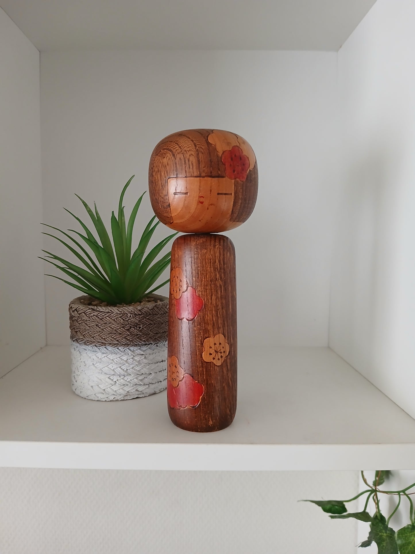 Lovely vintage Sosaku kokeshi by Yamakawa Isamu (1928-)