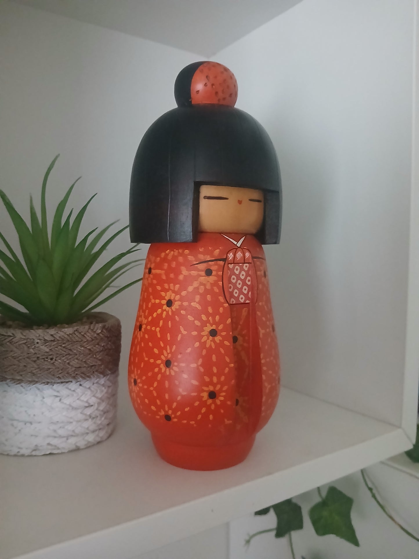 Vintage Gumma kokeshi made by Kazuo Takamizawa (1927-)