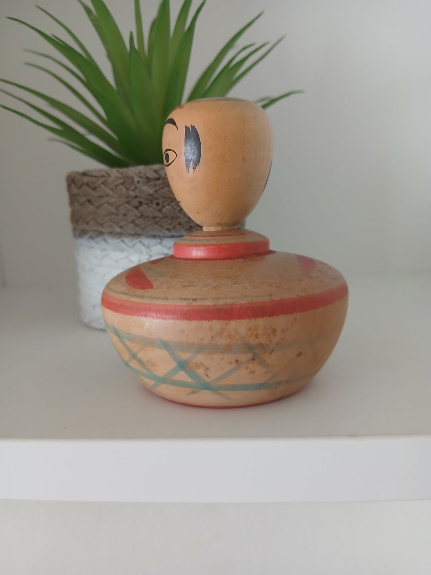Vintage Ejiko kokeshi from the Nakanosawa strain by Fumio Kakizaki