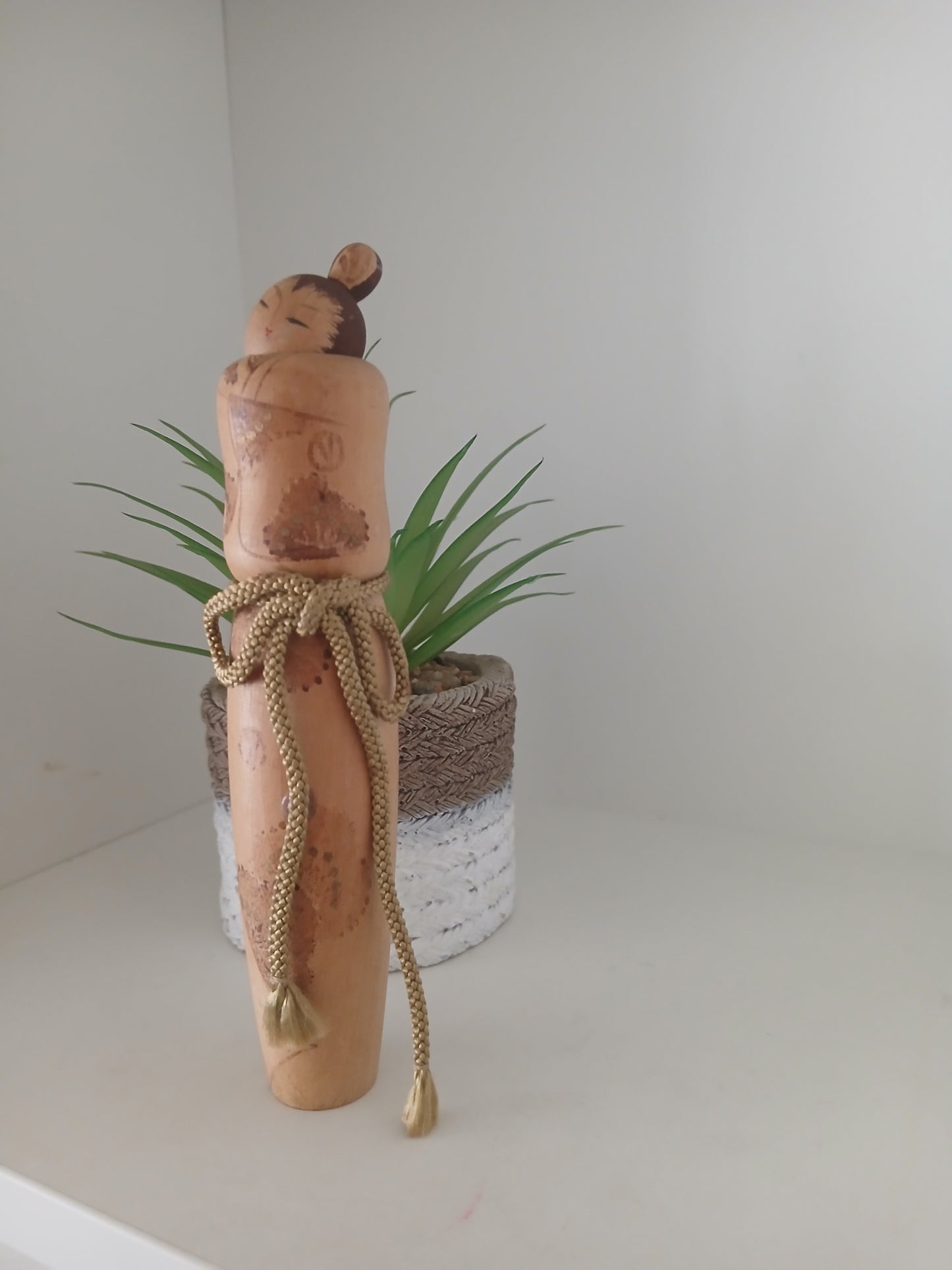 Elegant vintage creative kokeshi