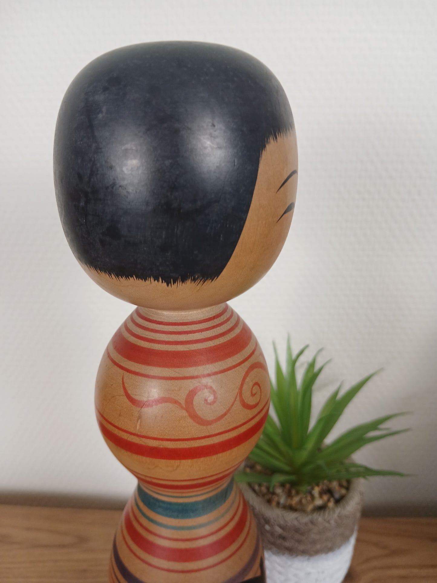 Vintage traditional Tsugaru kokeshi by Muramoto Fumio