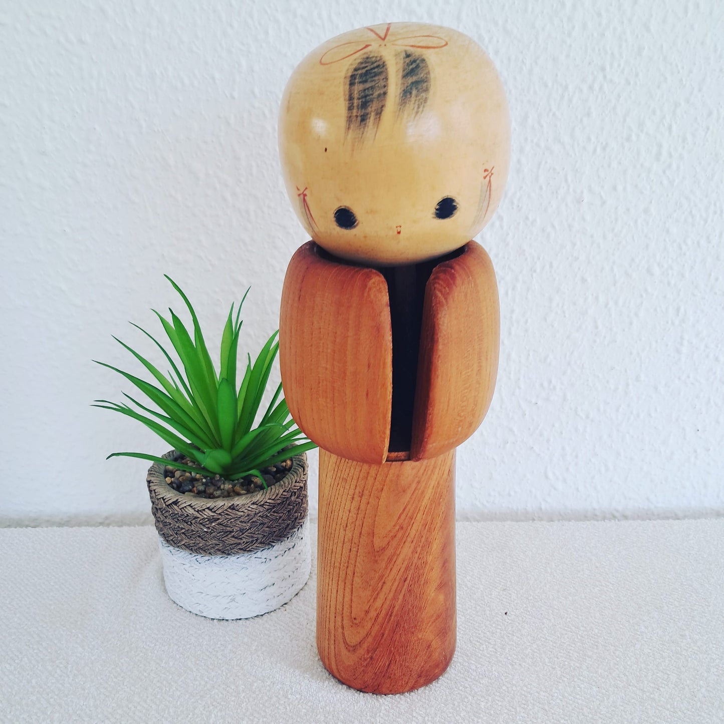 Rare Sosaku kokeshi by Aida Seihou (1926-1998)