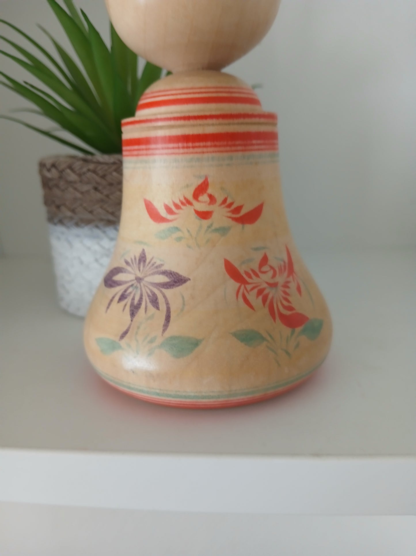 Vintage traditional Ejiko Kokeshi from the Naruko strain by Onuma Kengo