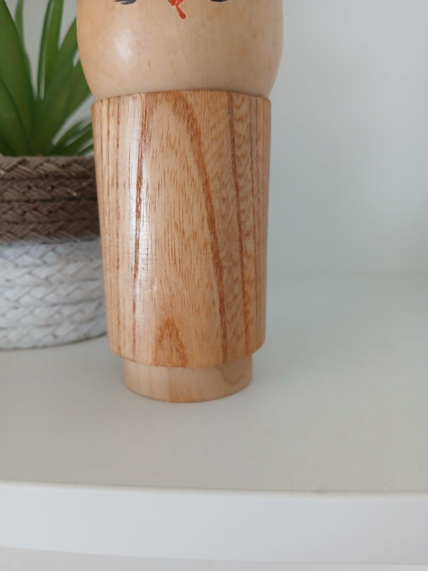 Vintage sosaku kokeshi By Issetsu Kuribayashi (1924-2011)