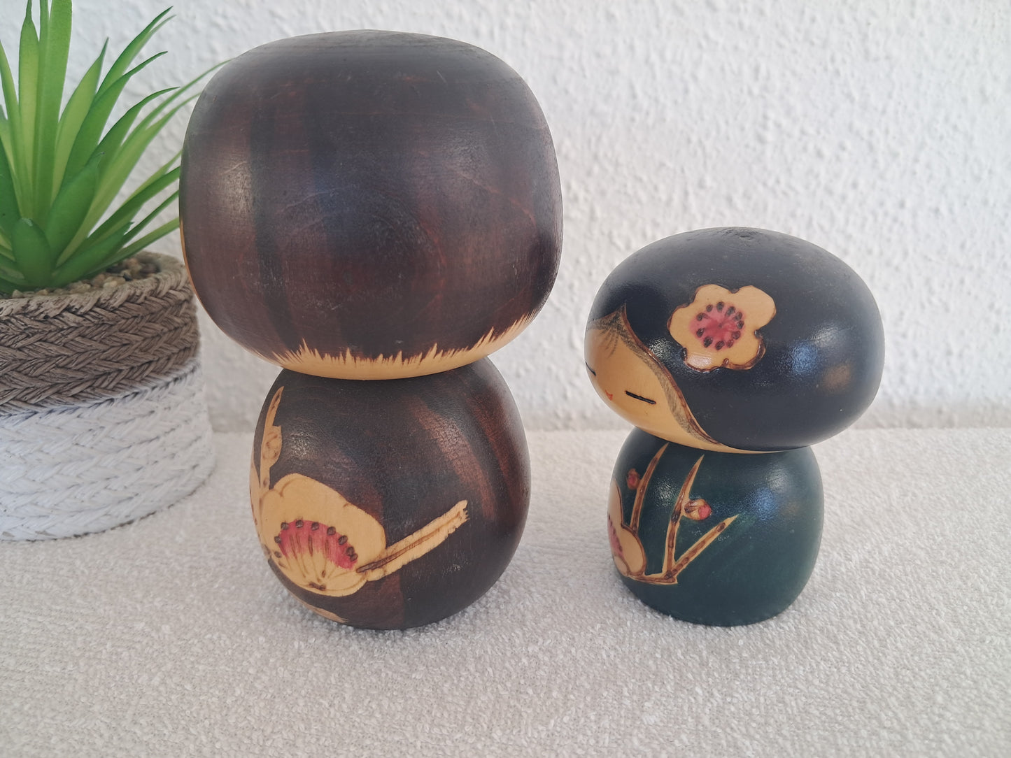 Set cute kokeshi made by Takanashi Hanpushi