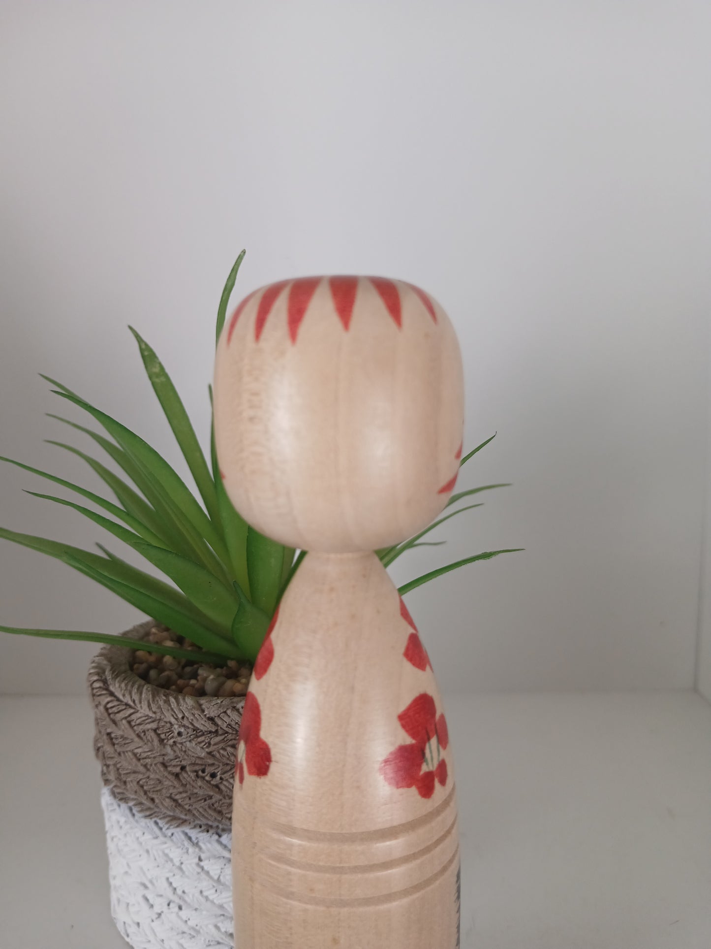 Vintage Togatta kokeshi by Sato Katsuhiro with Daruma - Dated 1992