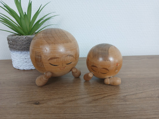 Vintage mother and child kokeshi