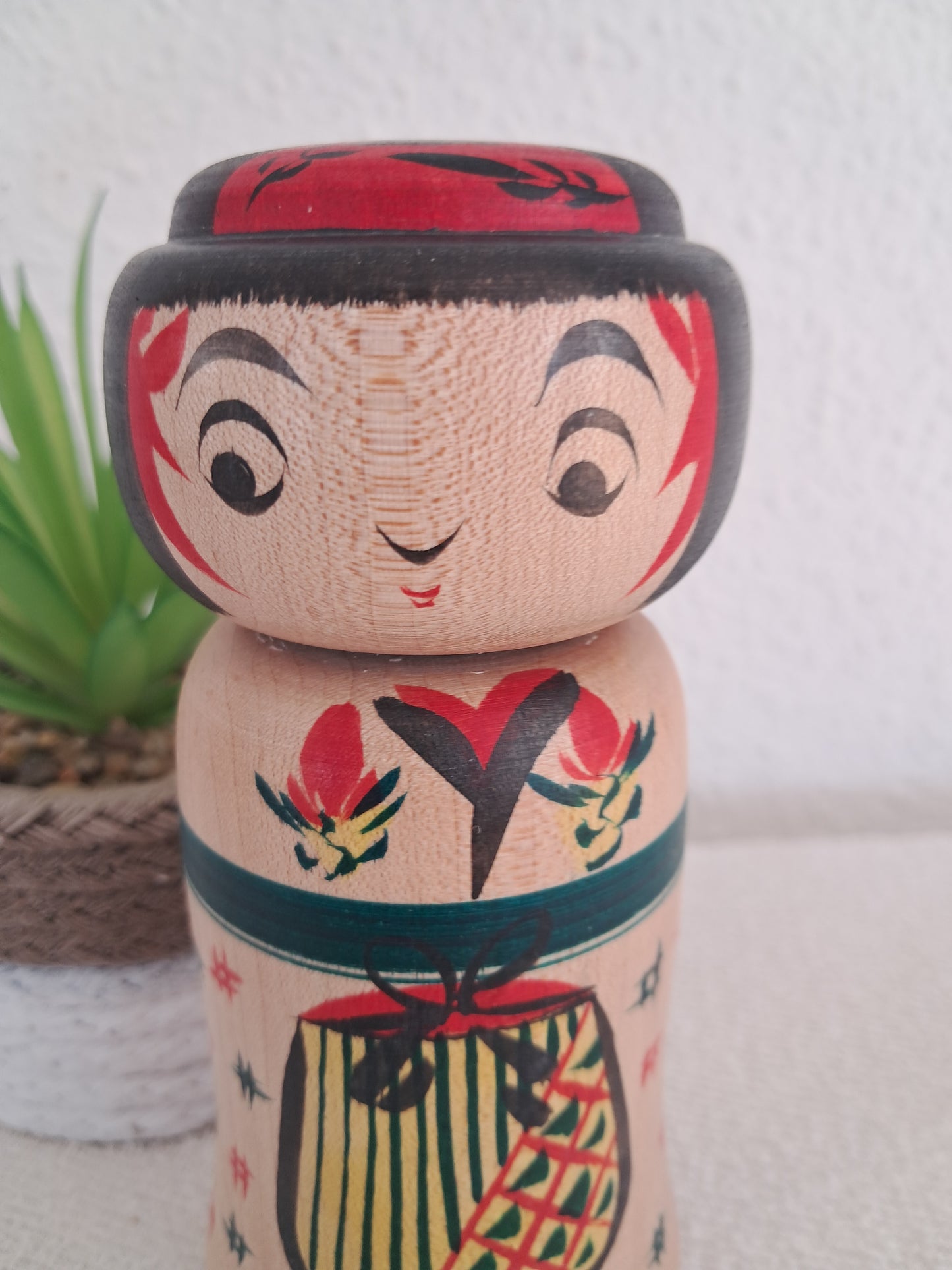 Vintage traditional Zao-Takayu  kokeshi by Abe Shinya (1937-)