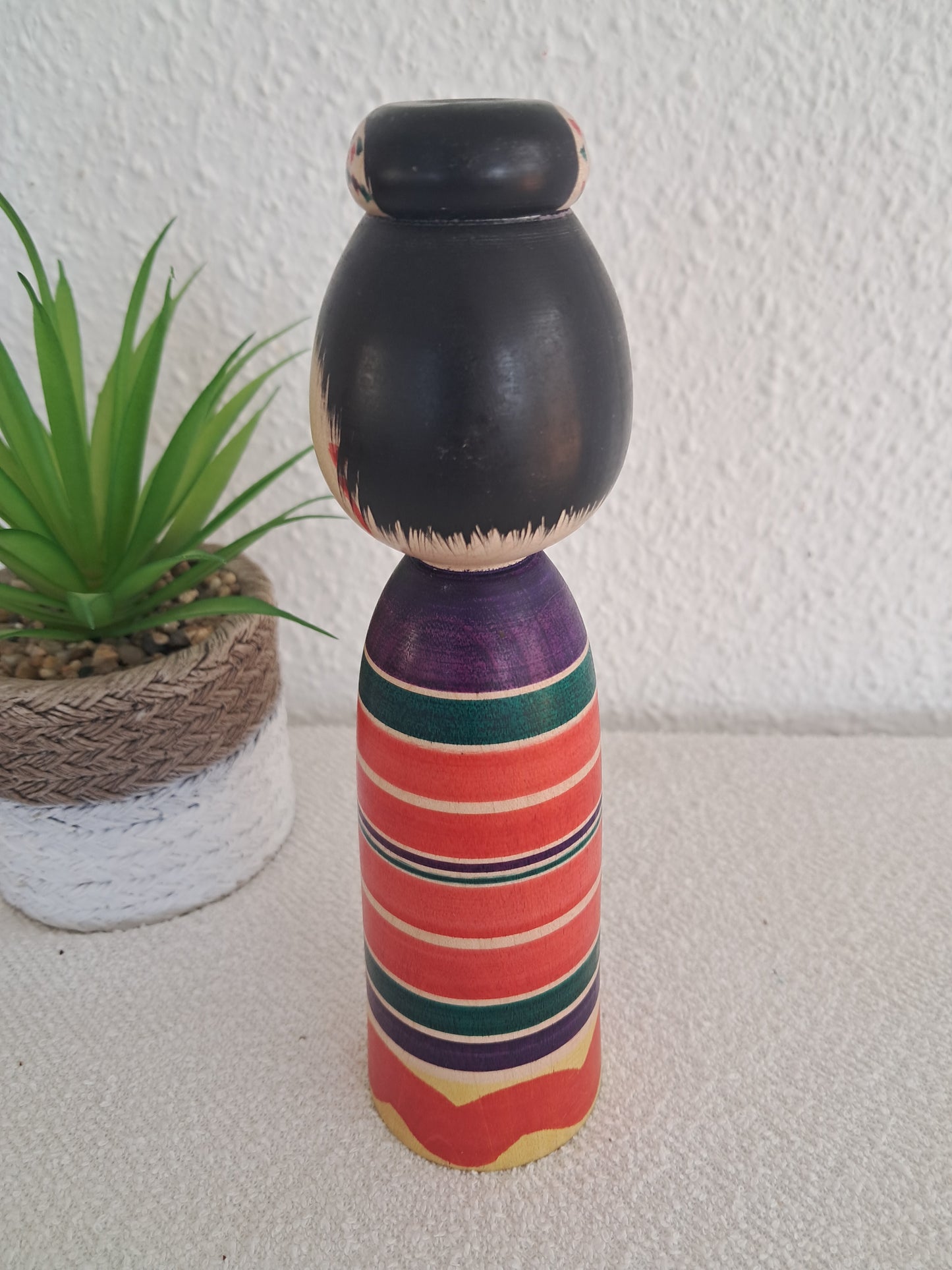 Rare Traditional Yajiro kokeshi by Niiyama Sakyo（1934-）