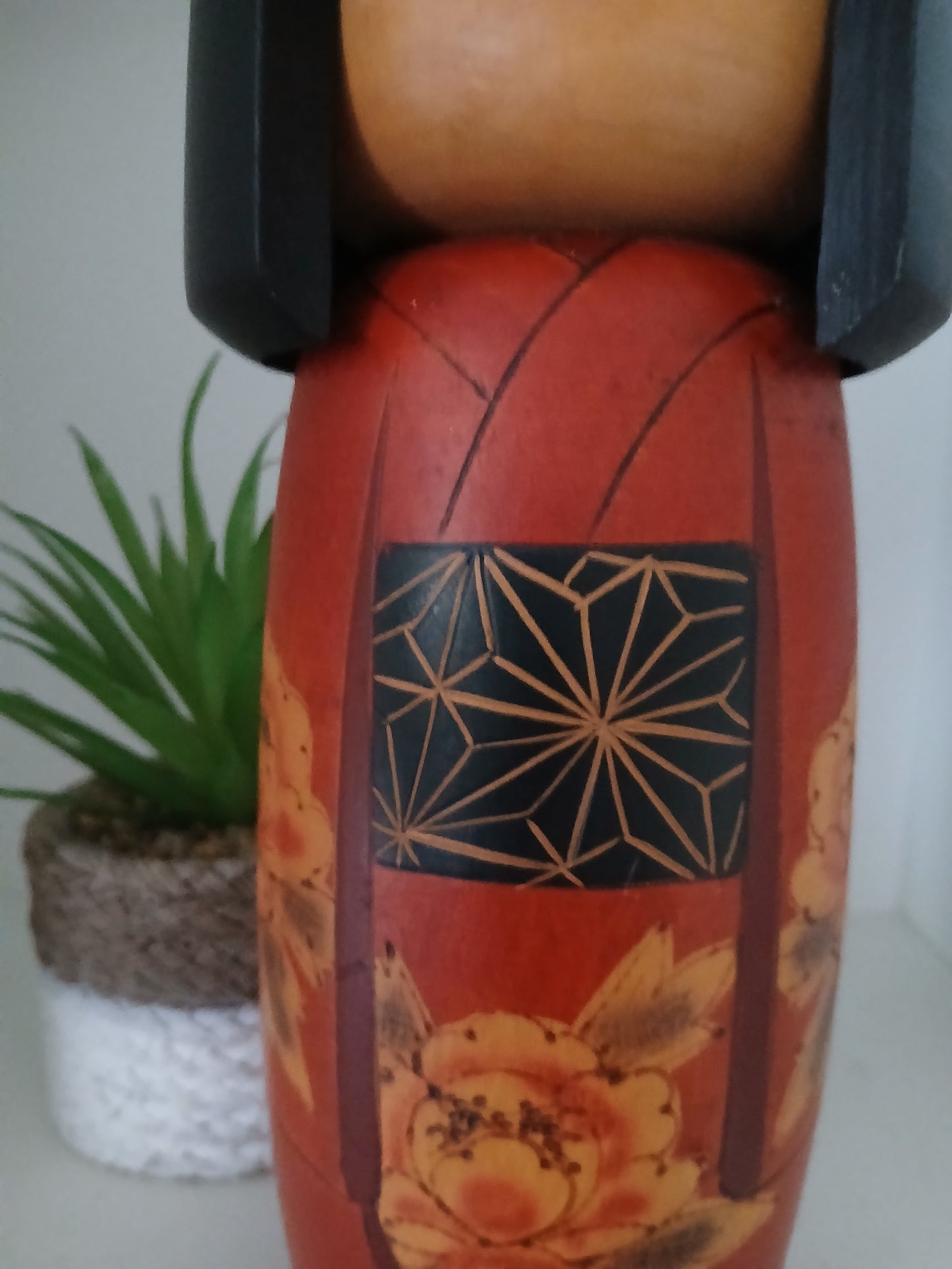 Vintage Sosaku Kokeshi made by Sato Suigai (1920-)