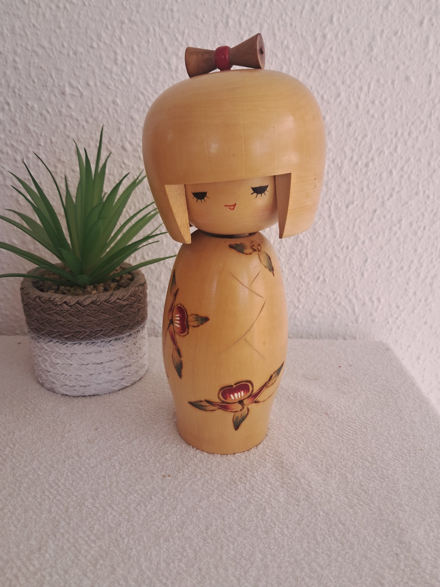 Vintage Sosaku kokeshi by Kishi Sadao (1932-1998)