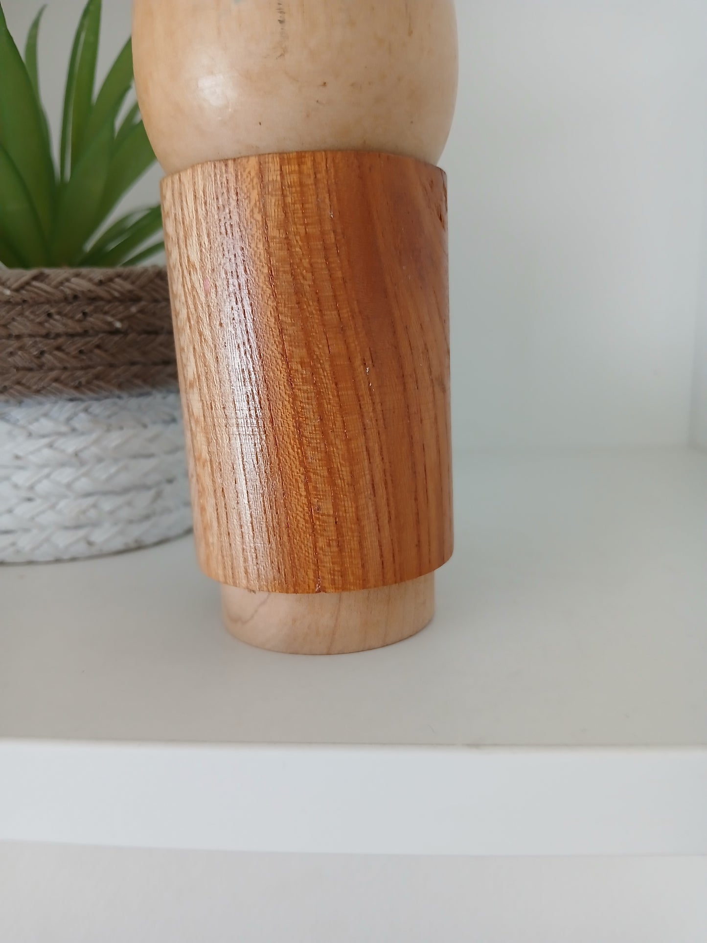 Vintage sosaku kokeshi By Issetsu Kuribayashi (1924-2011)