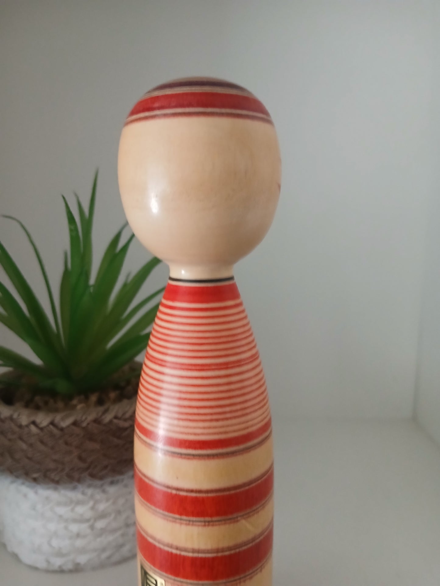 Vintage traditional Yajiro Kokeshi by  Hayashi Jyuukichi (1920- 1999)
