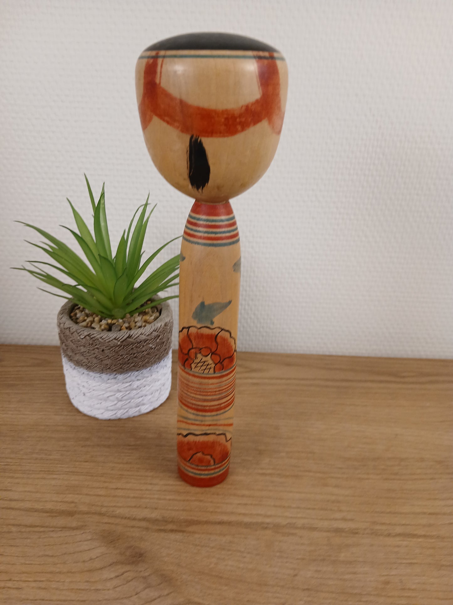 Vintage traditional Nakanosawa kokeshi by Yoshizo Iwamoto (1912-1973)