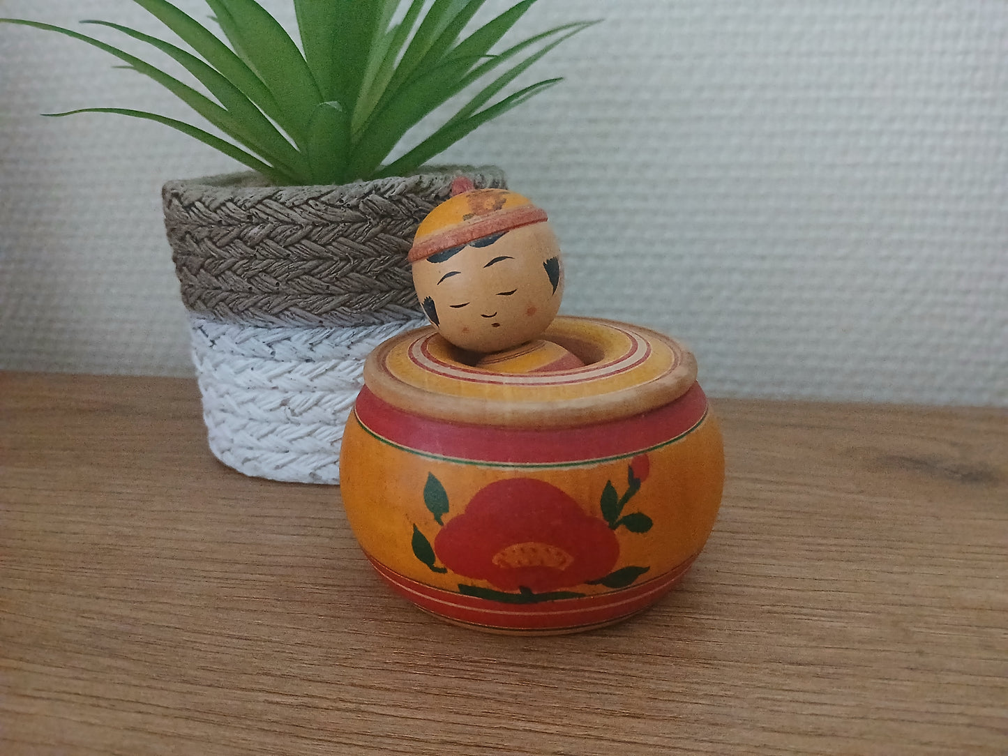 Vintage traditional Ejiko Kokeshi doll by Seikou Sato