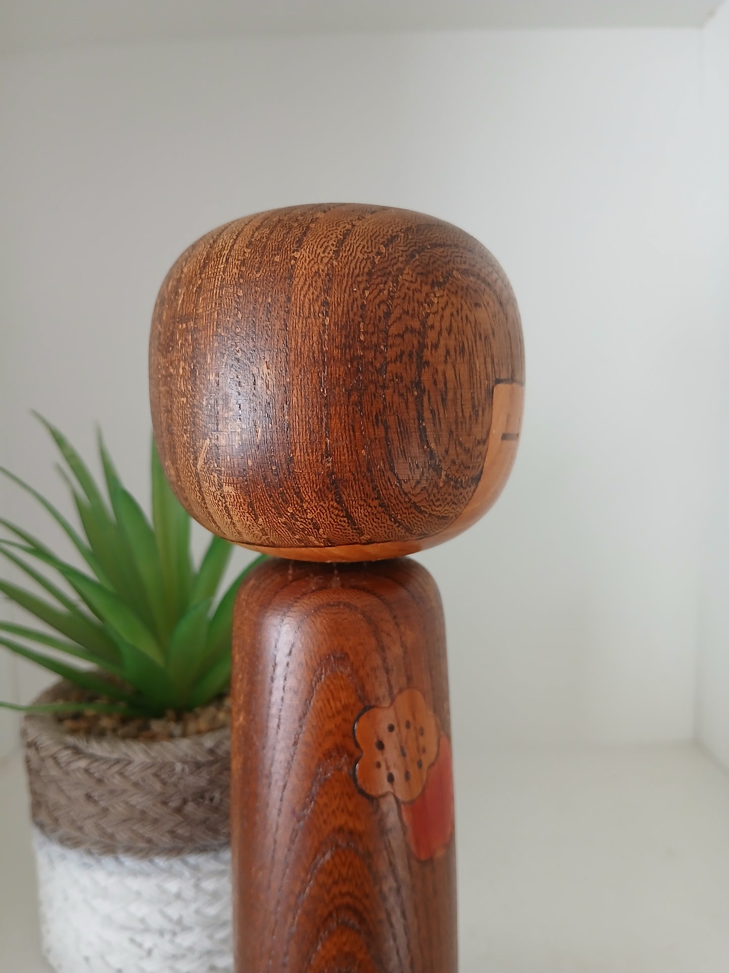 Lovely vintage Sosaku kokeshi by Yamakawa Isamu (1928-)
