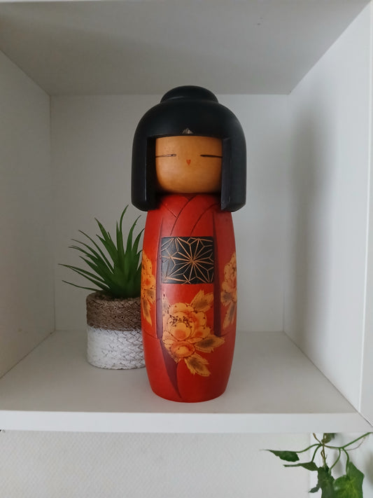 Vintage Sosaku Kokeshi made by Sato Suigai (1920-)
