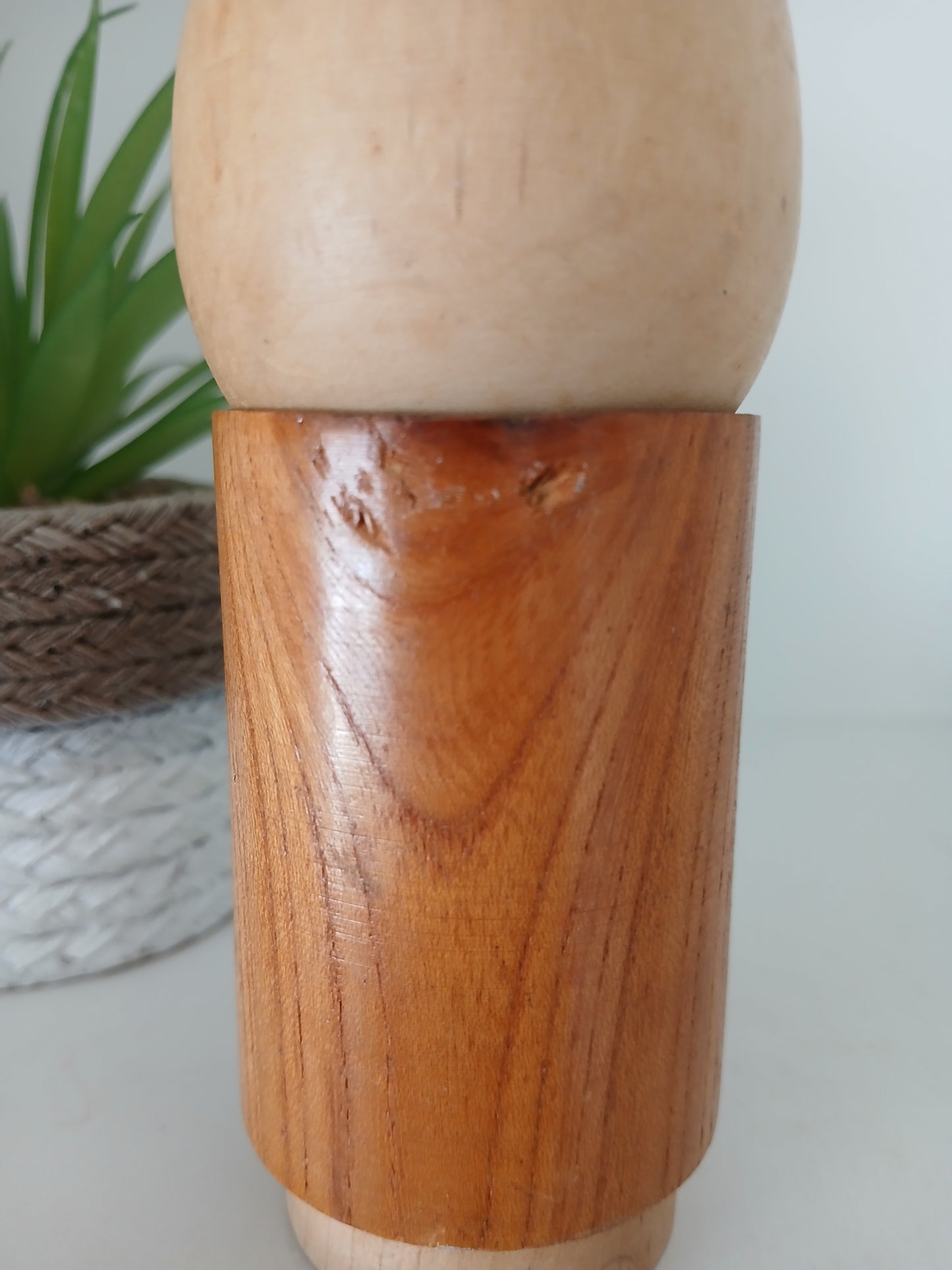 Vintage sosaku kokeshi By Issetsu Kuribayashi (1924-2011)