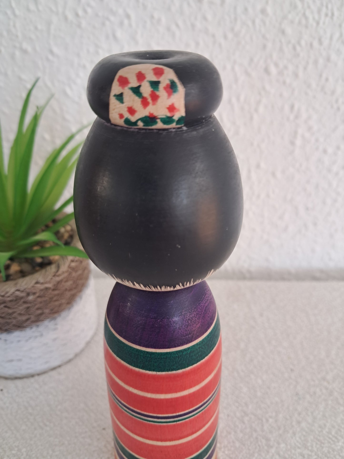 Rare Traditional Yajiro kokeshi by Niiyama Sakyo（1934-）