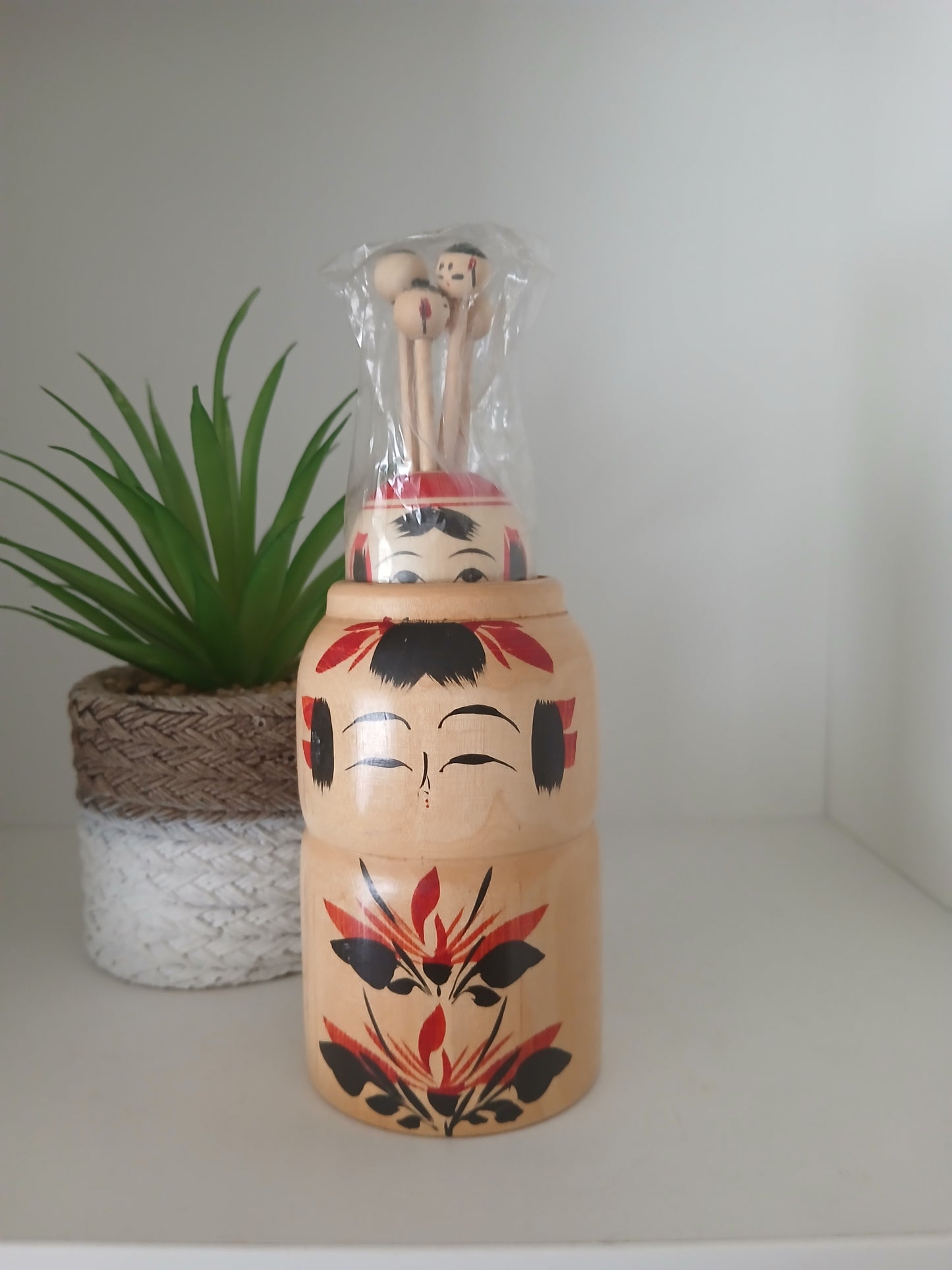 Set of Toothpick holder and pen holder.