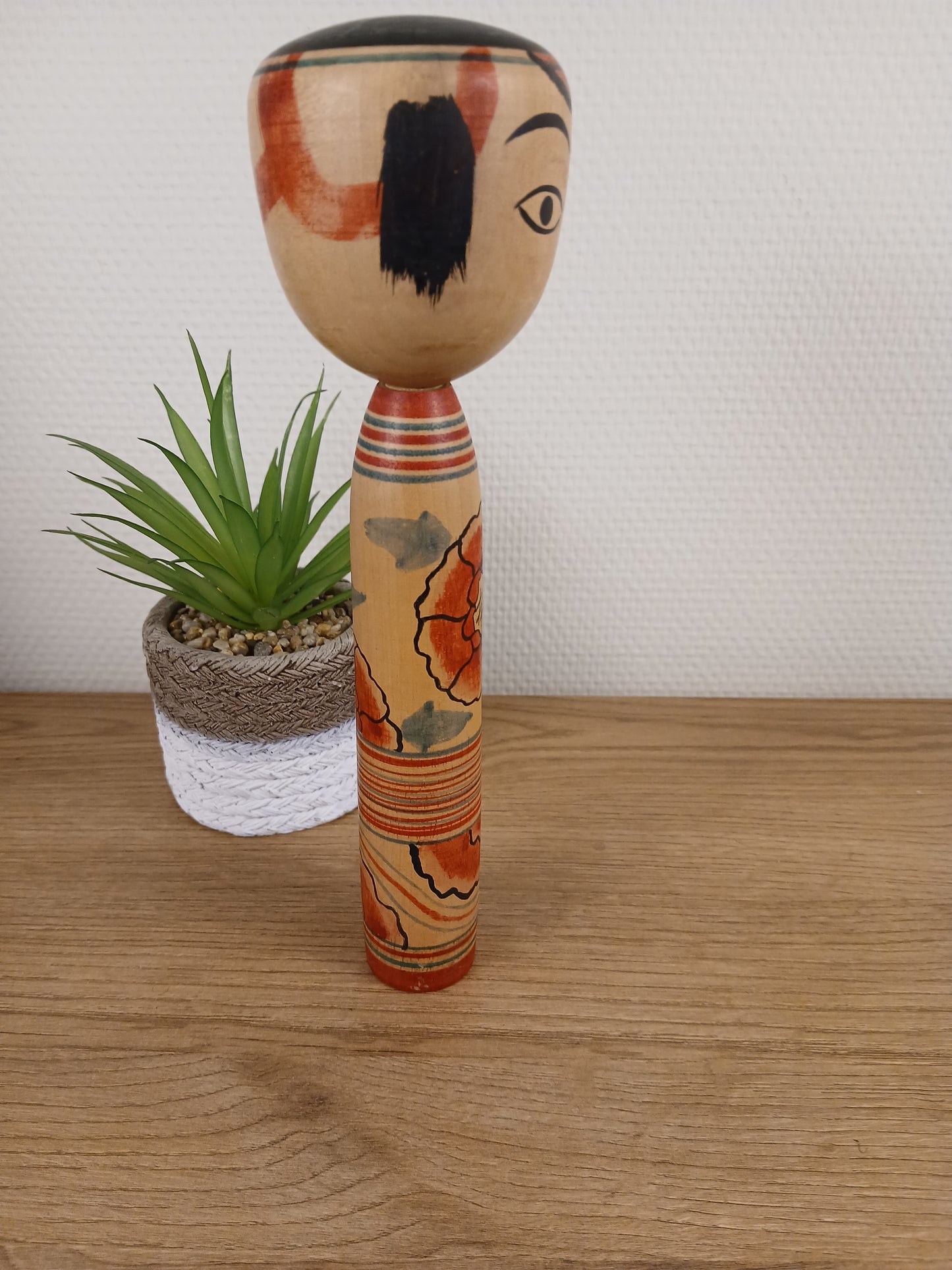 Vintage traditional Nakanosawa kokeshi by Yoshizo Iwamoto (1912-1973)