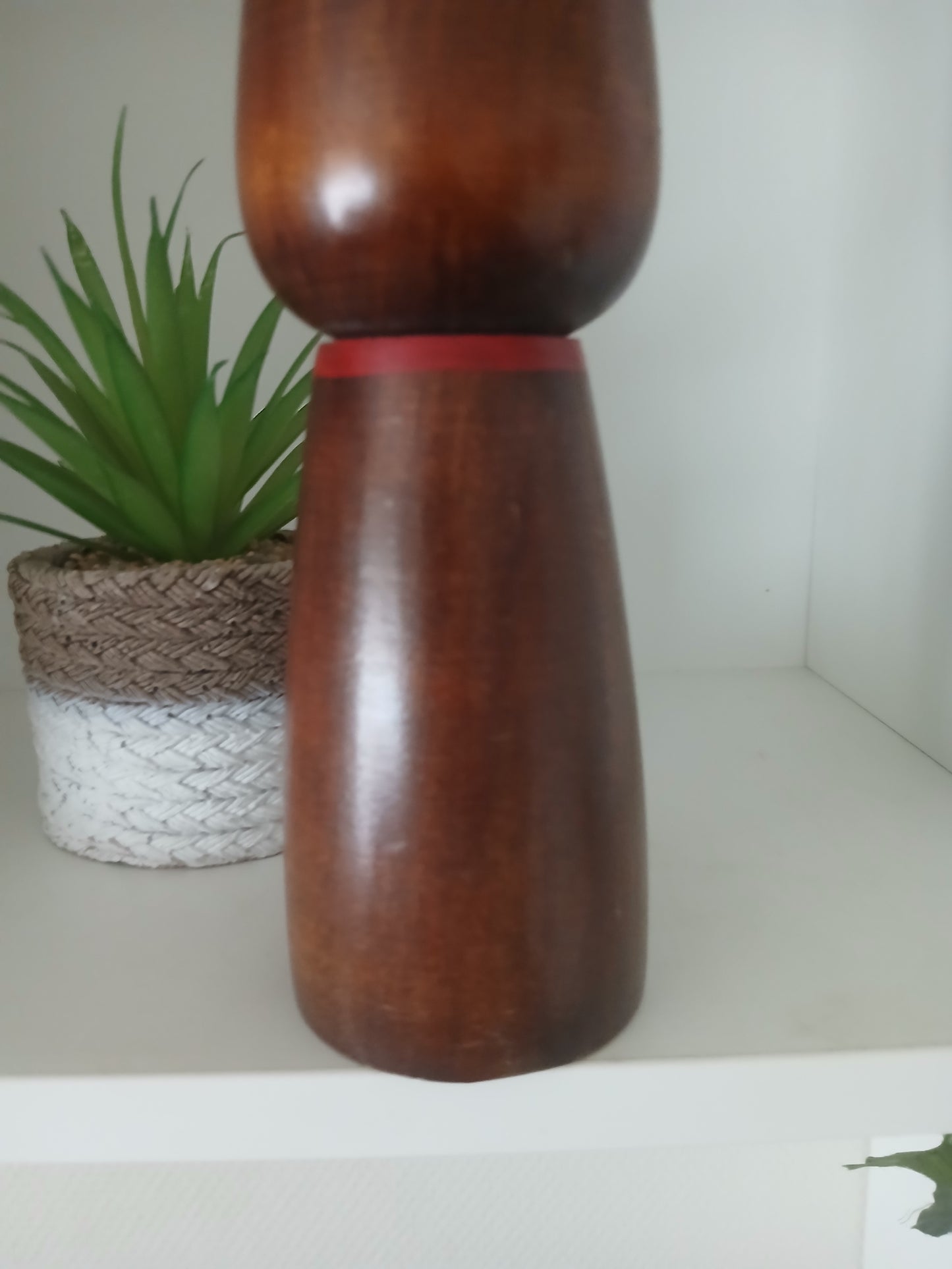 Beautiful creative kokeshi by Kishi Sadao (1932-1998)