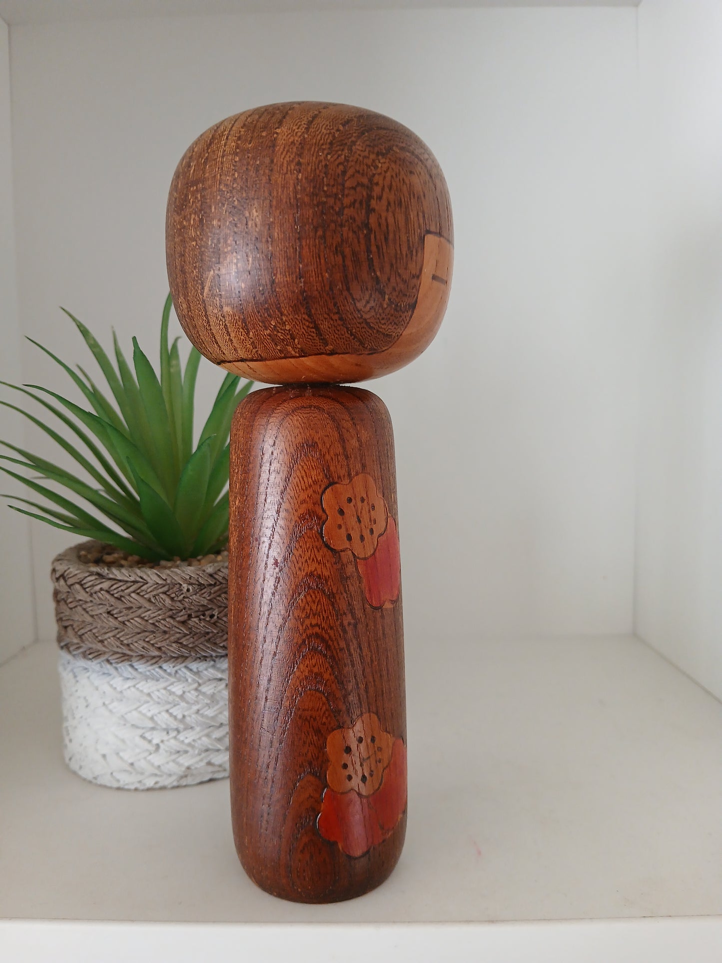 Lovely vintage Sosaku kokeshi by Yamakawa Isamu (1928-)