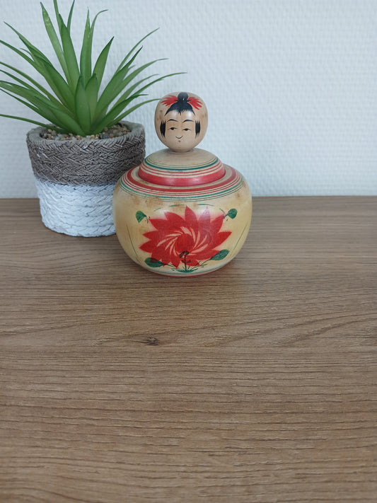 Vintage Ejiko kokeshi by Onuma